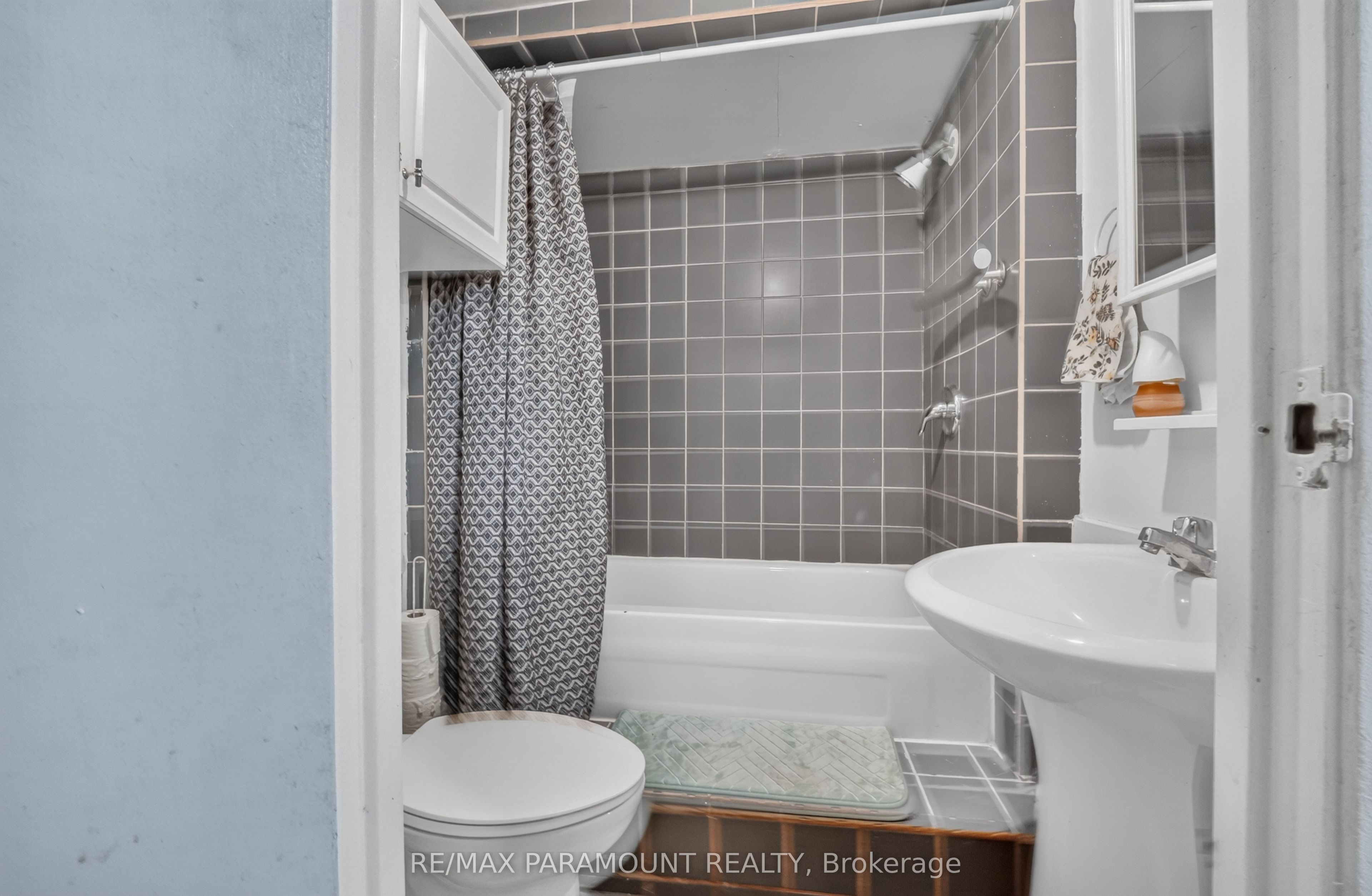 226 Rutherford Road N Property Photo 29