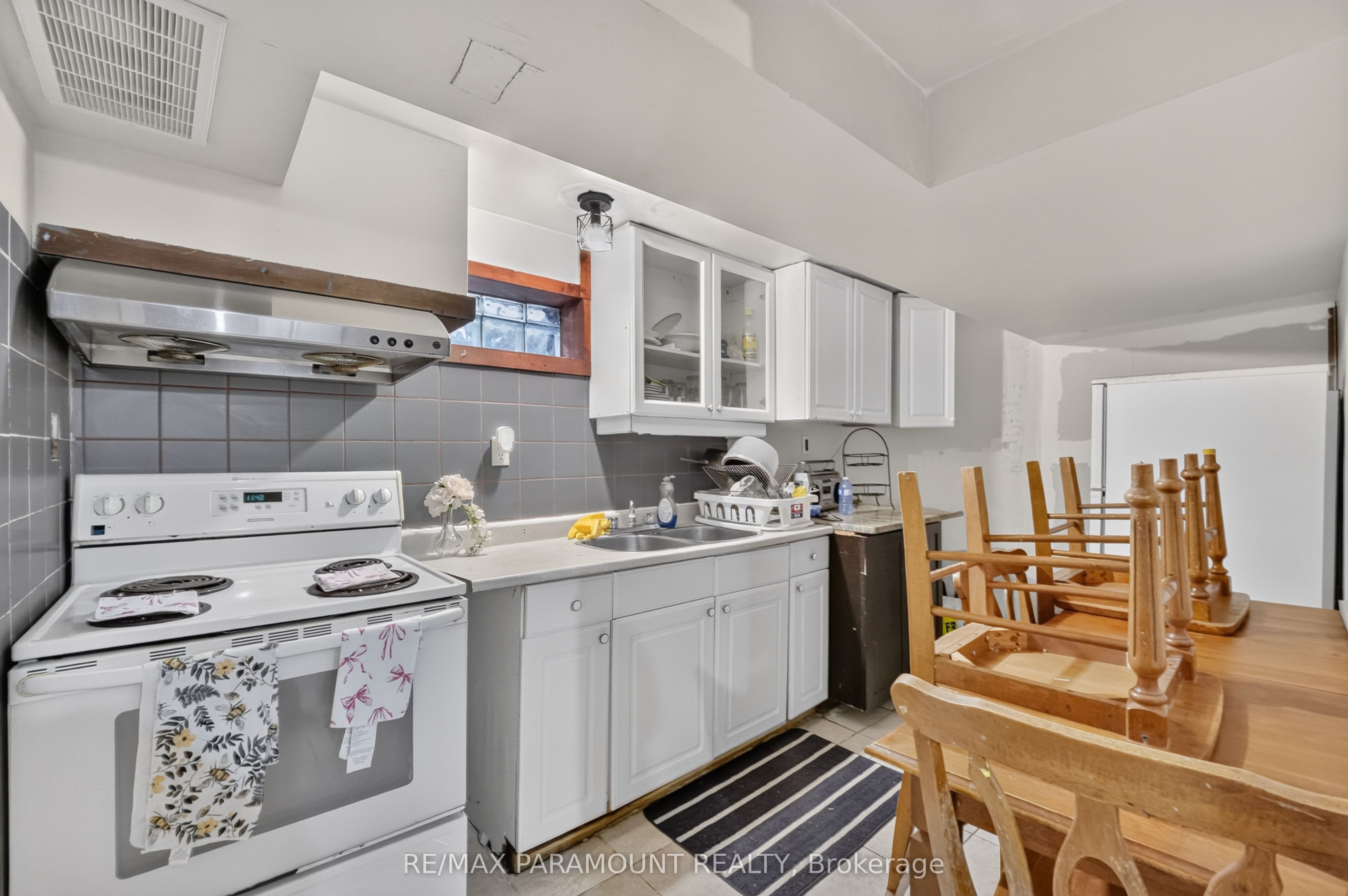 226 Rutherford Road N Property Photo 30