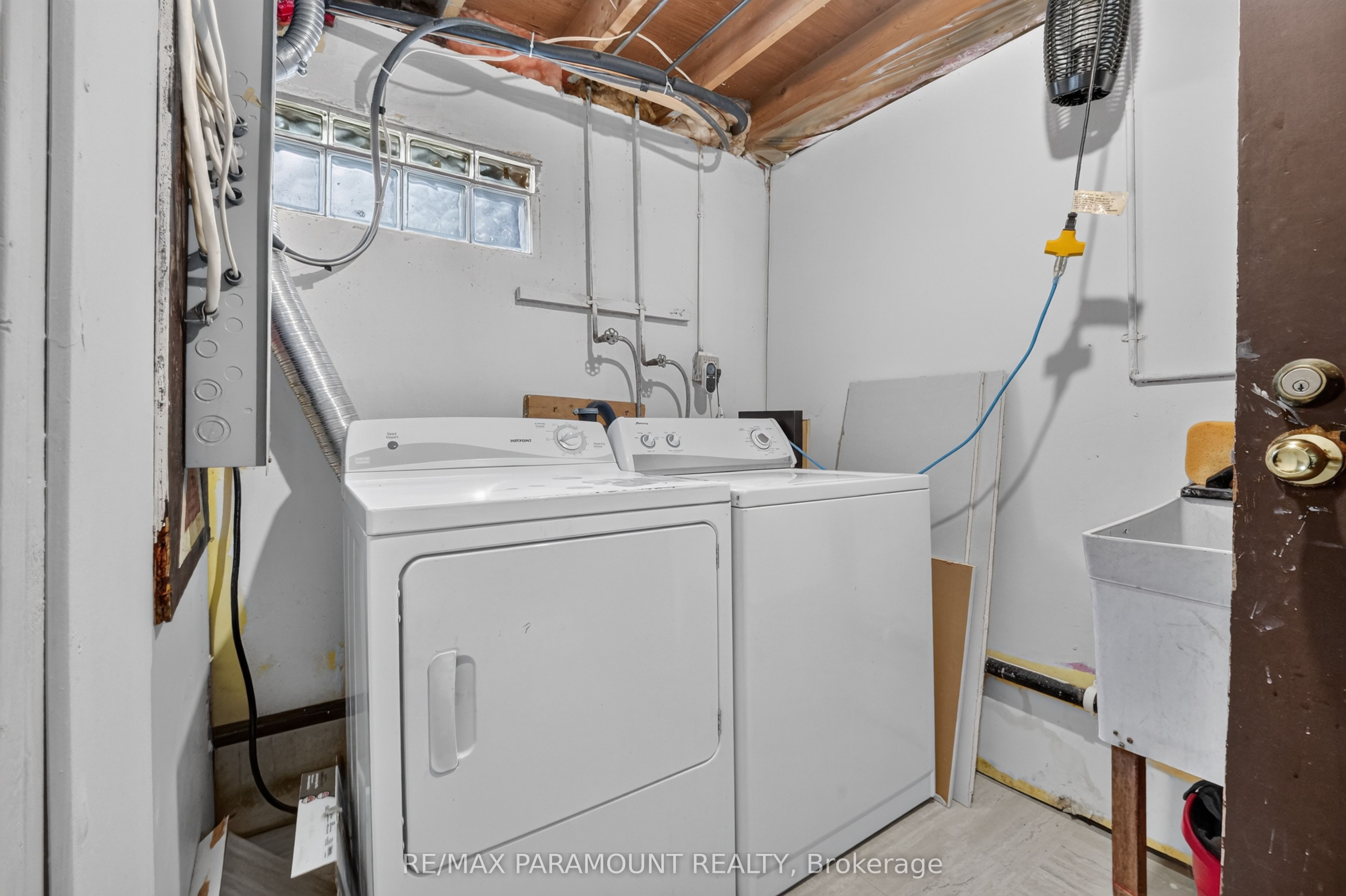 226 Rutherford Road N Property Photo 31