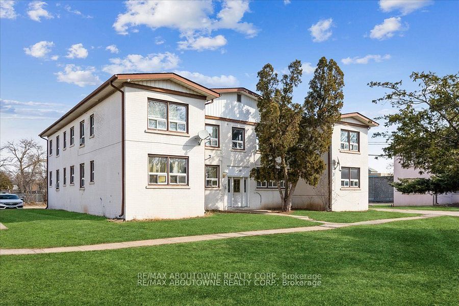 1031 Churchill Avenue E 7 Property Photo 1