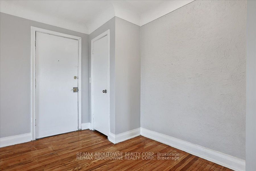 1031 Churchill Avenue E 7 Property Photo 3