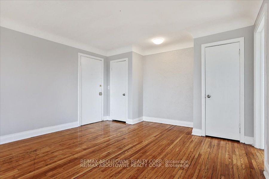 1031 Churchill Avenue E 7 Property Photo 4
