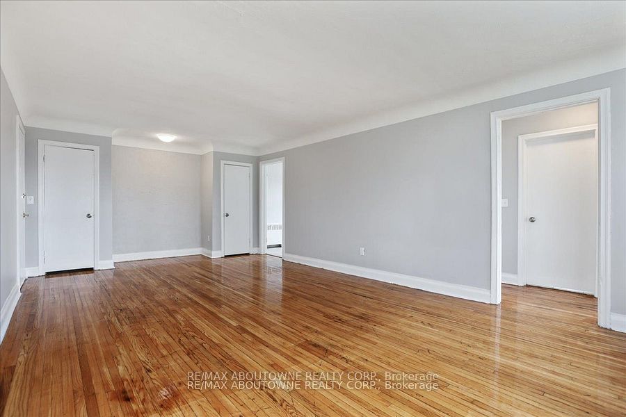 1031 Churchill Avenue E 7 Property Photo 9