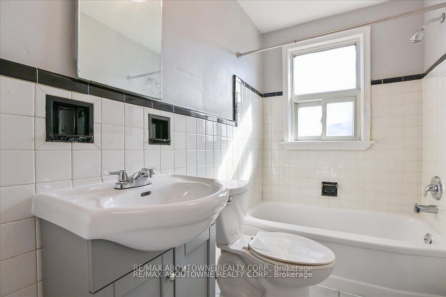 1031 Churchill Avenue E 7 Property Photo 17