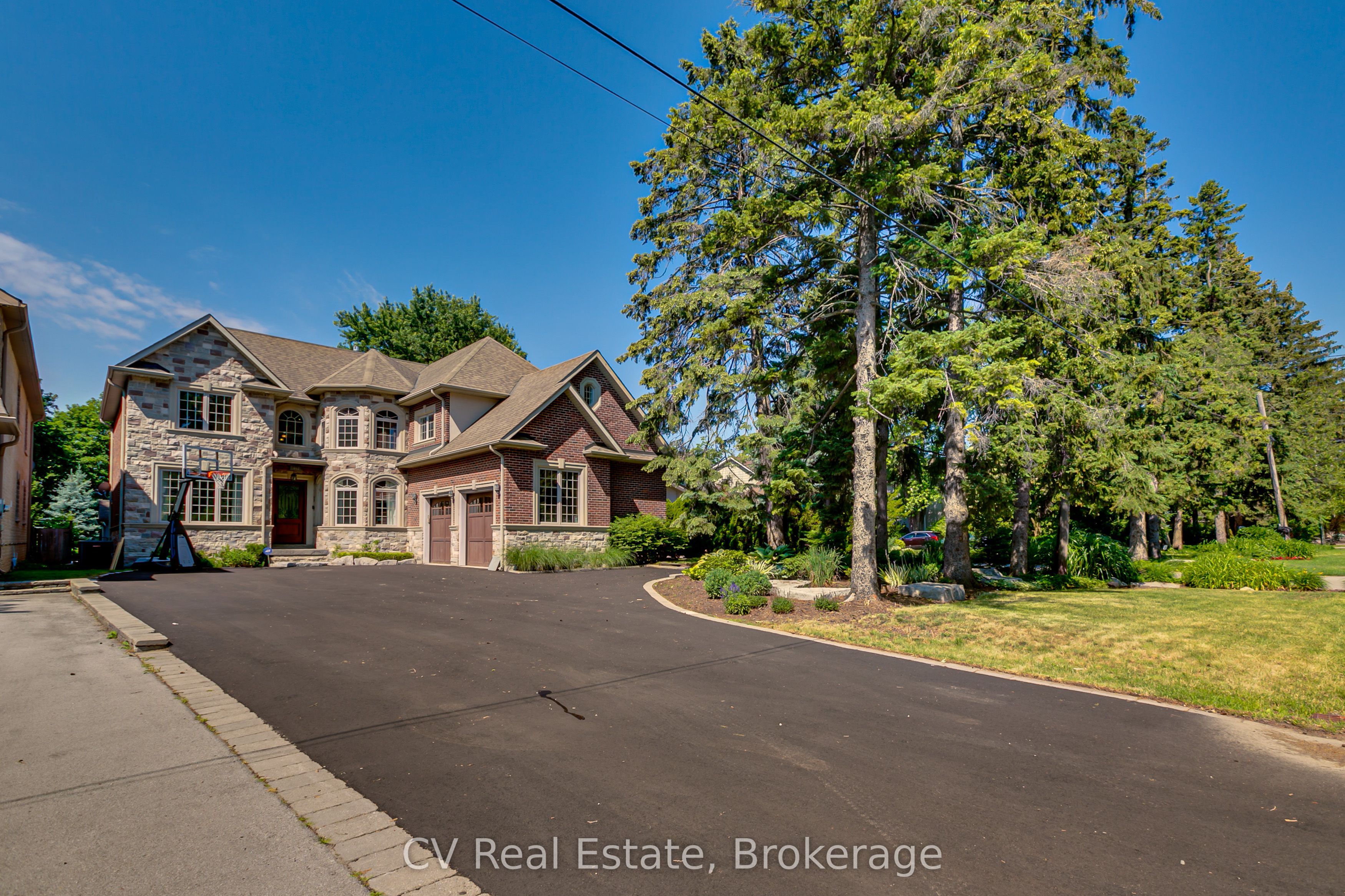 468 Chartwell Road Property Photo 1