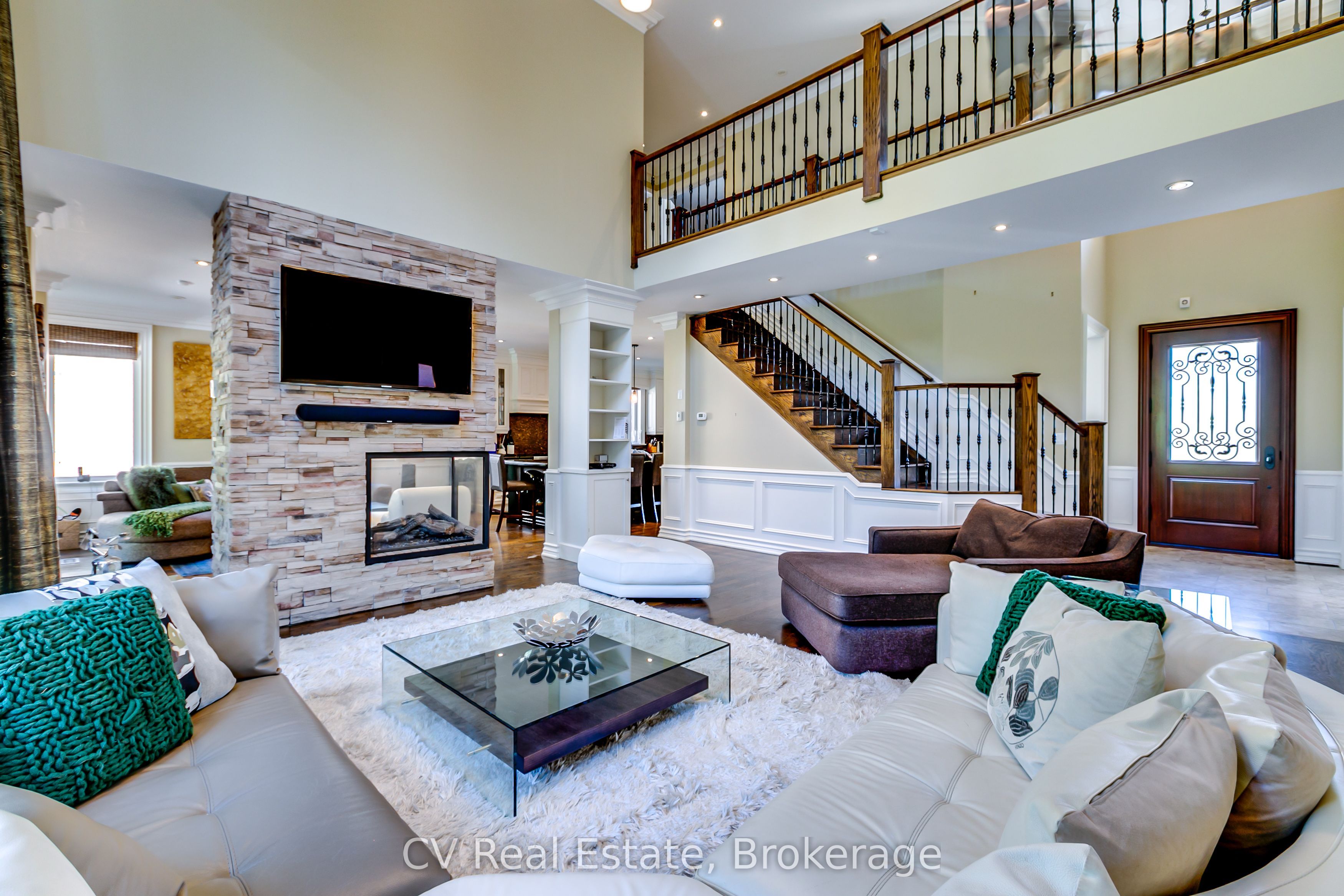 468 Chartwell Road Property Photo 3