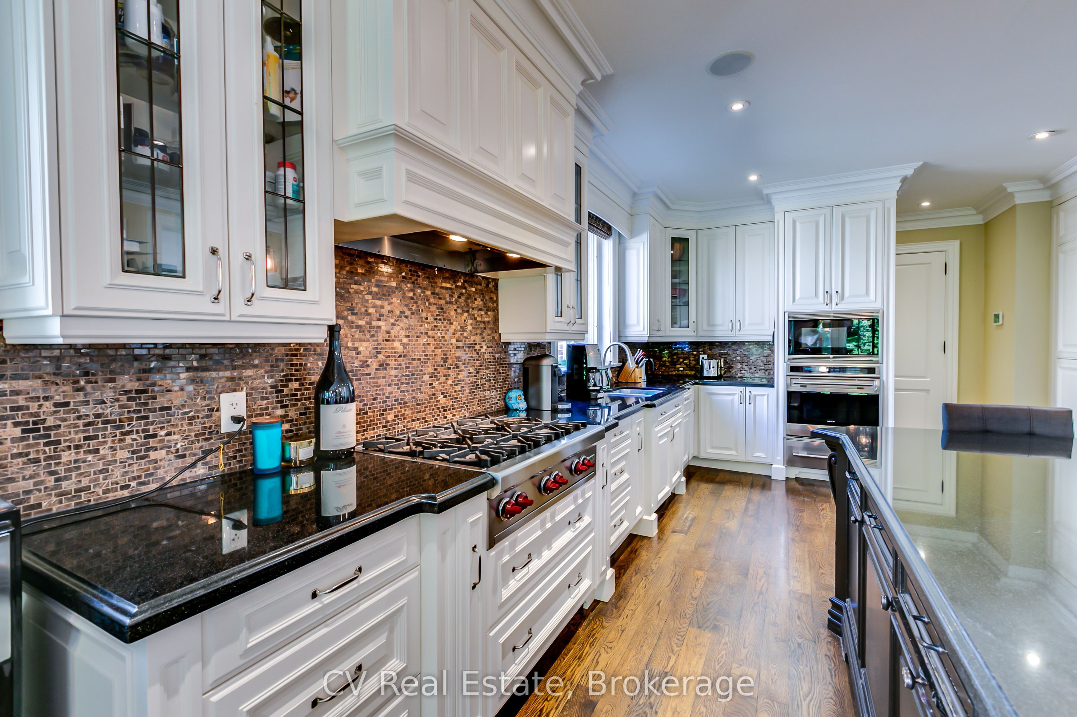 468 Chartwell Road Property Photo 8