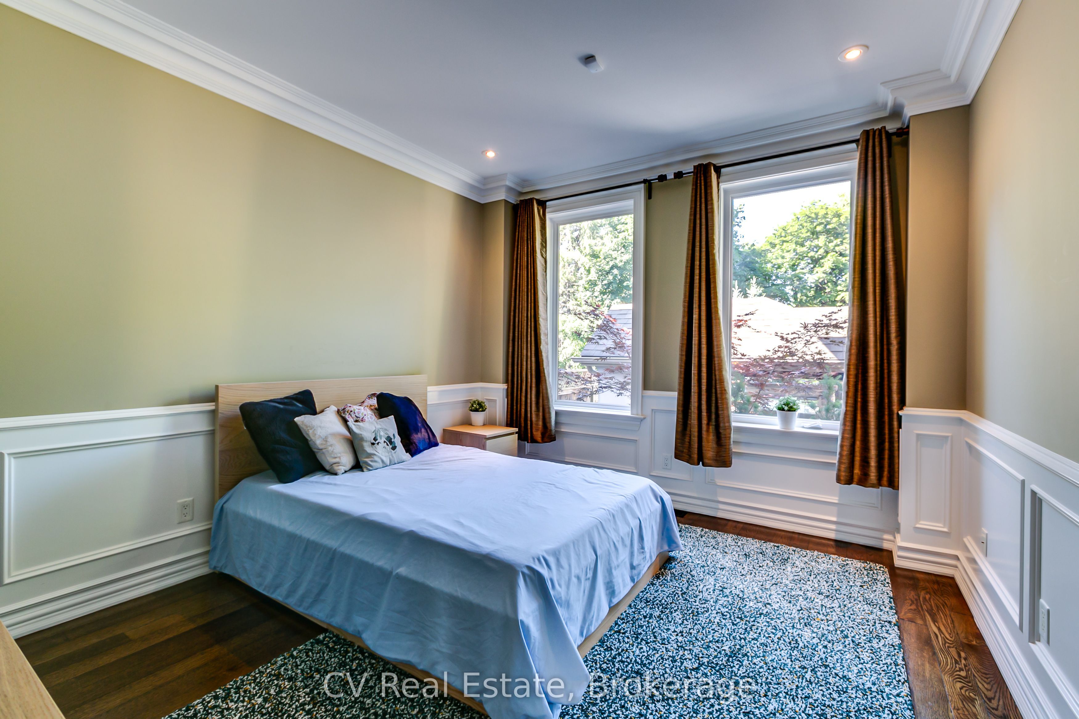 468 Chartwell Road Property Photo 12