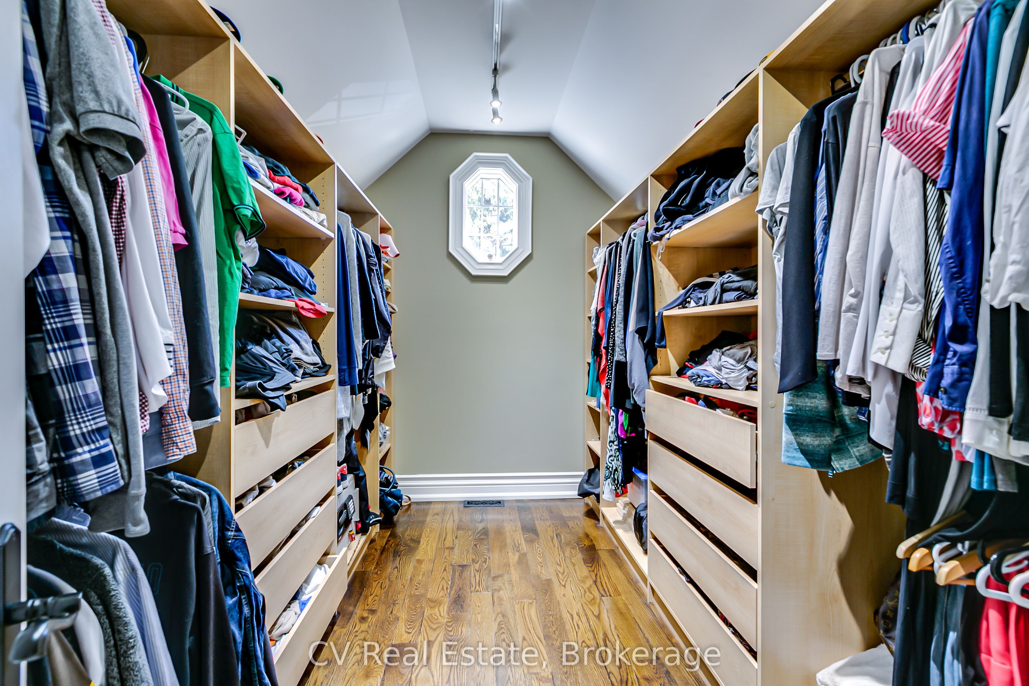 468 Chartwell Road Property Photo 17