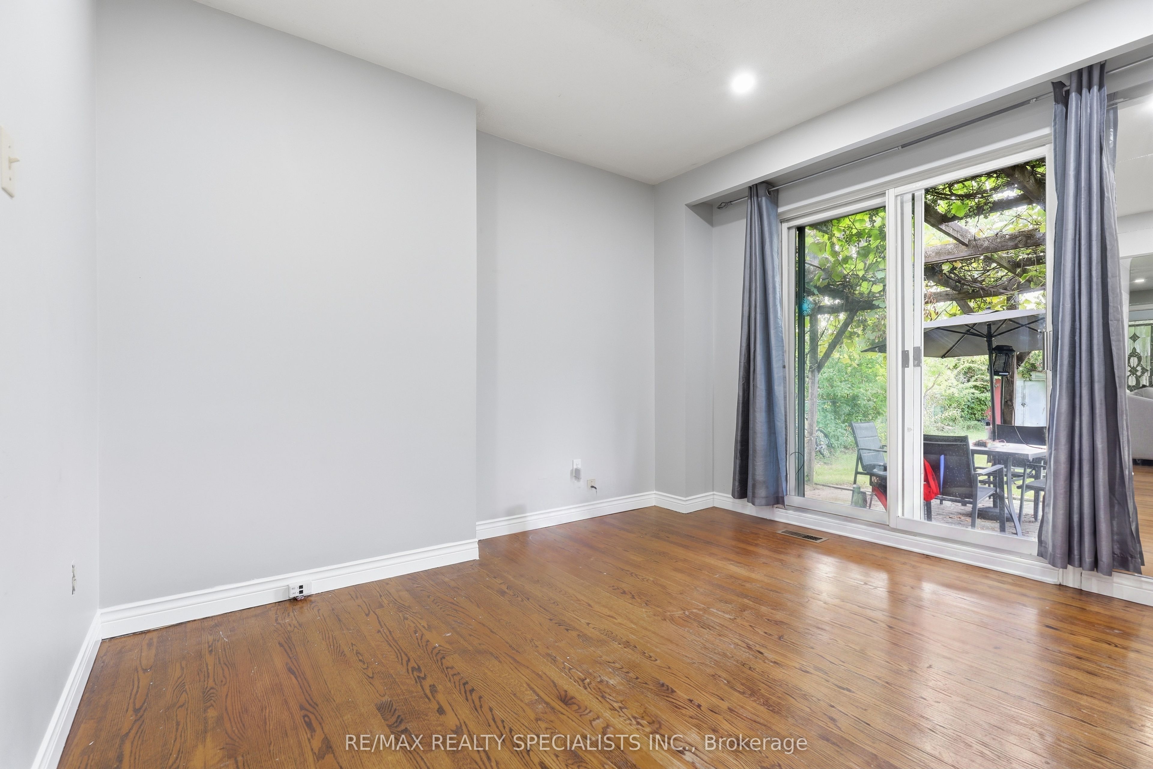 7259 Sills Road Property Photo 8