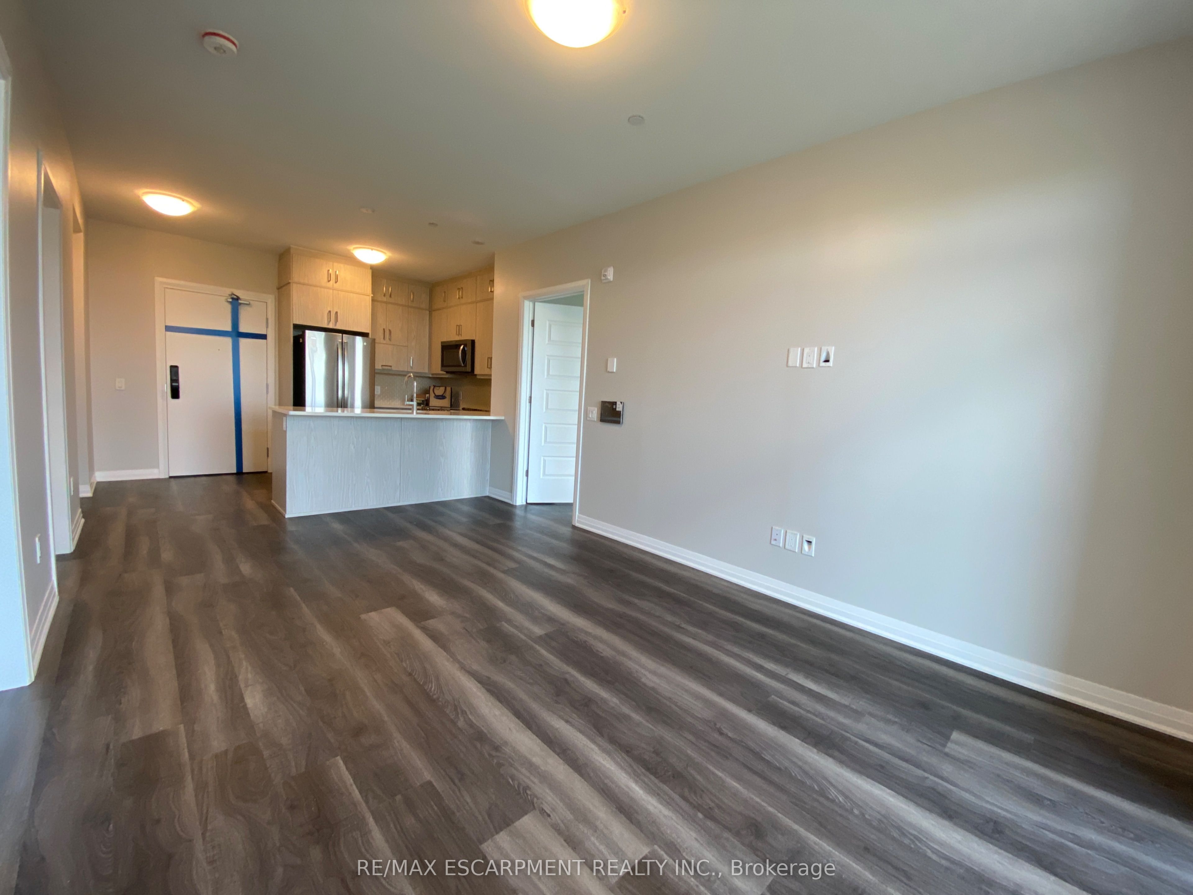 95 Dundas Street W 507 Property Photo 9
