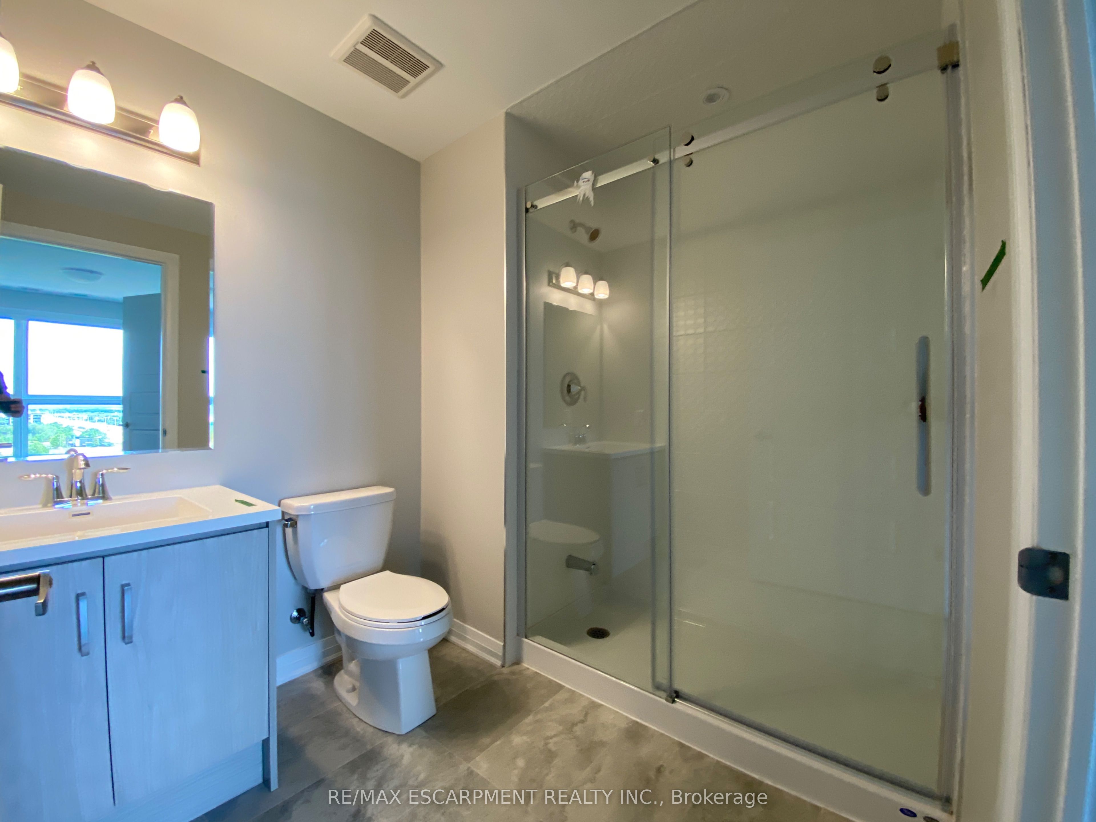 95 Dundas Street W 507 Property Photo 10