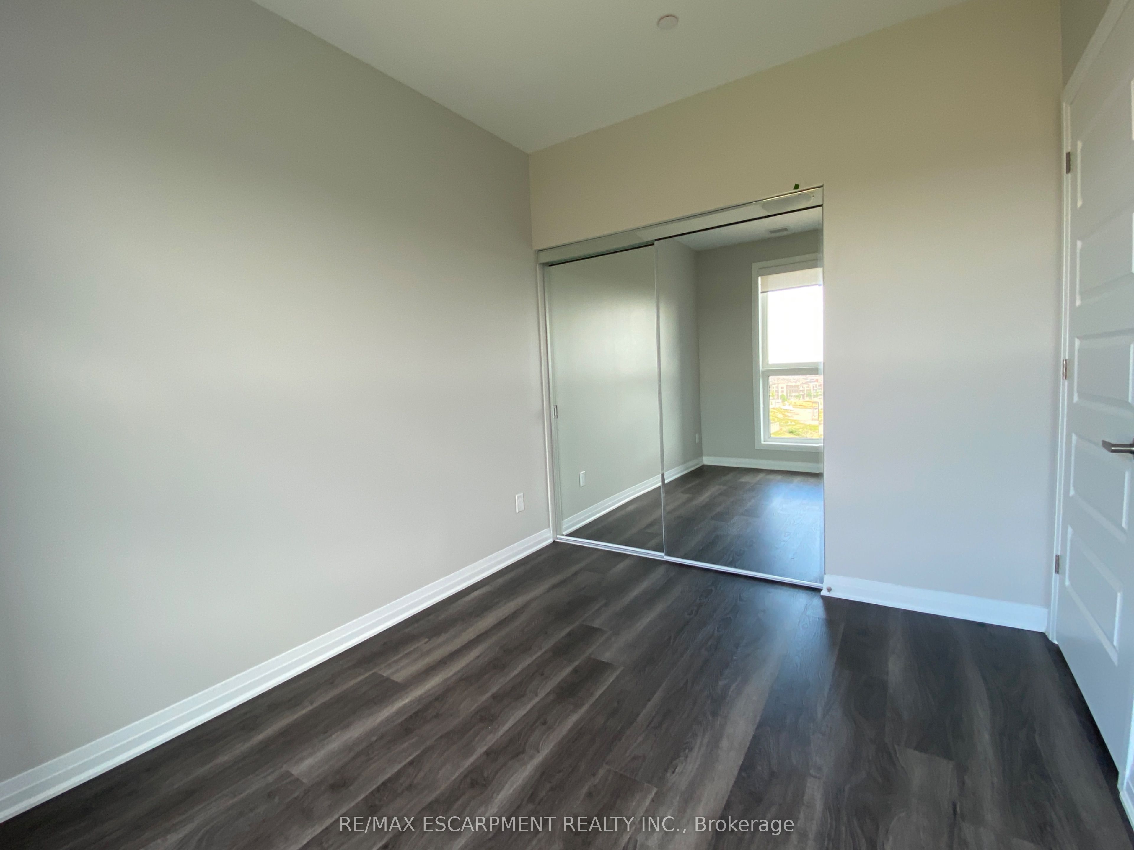 95 Dundas Street W 507 Property Photo 14