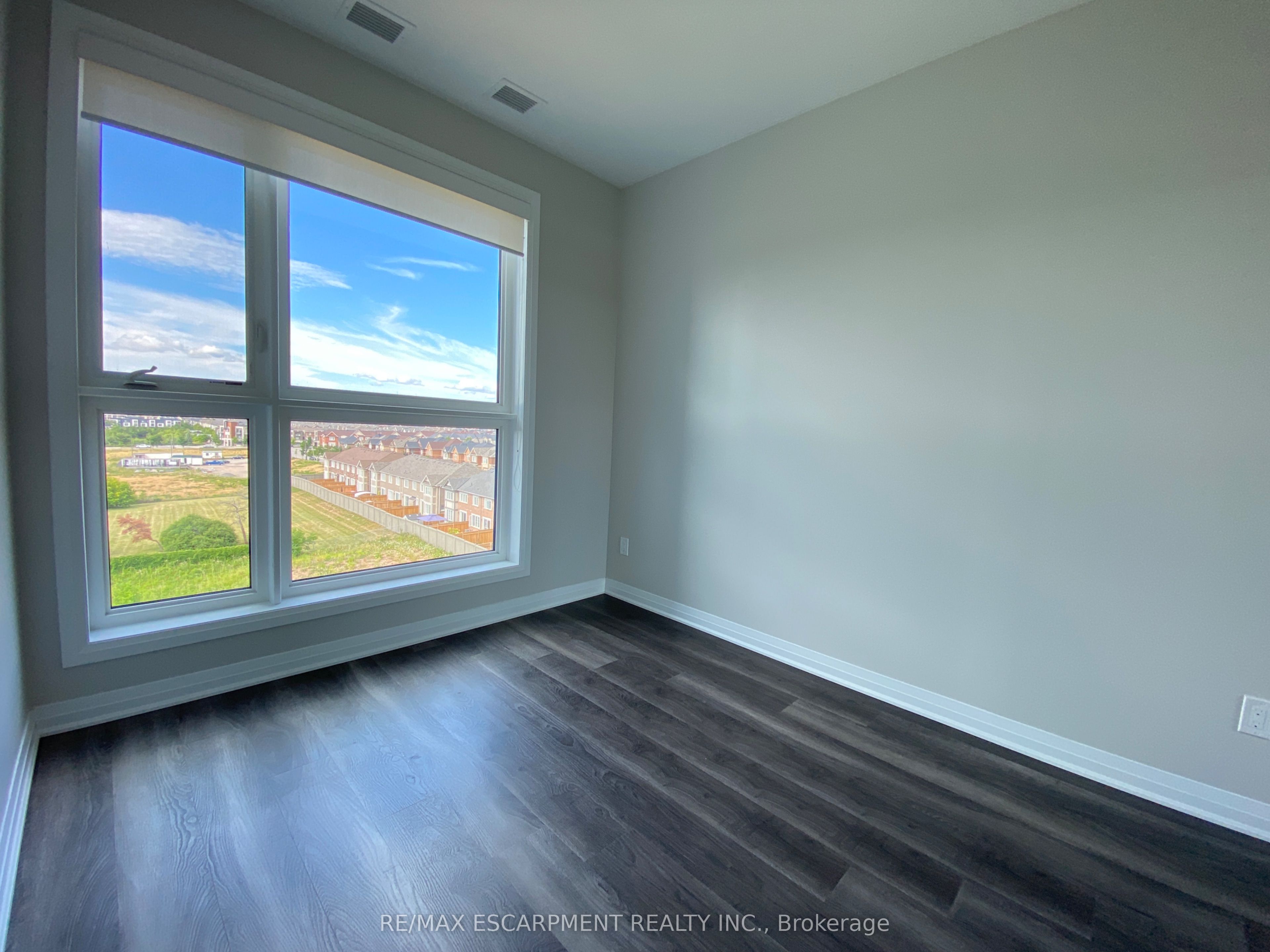 95 Dundas Street W 507 Property Photo 15