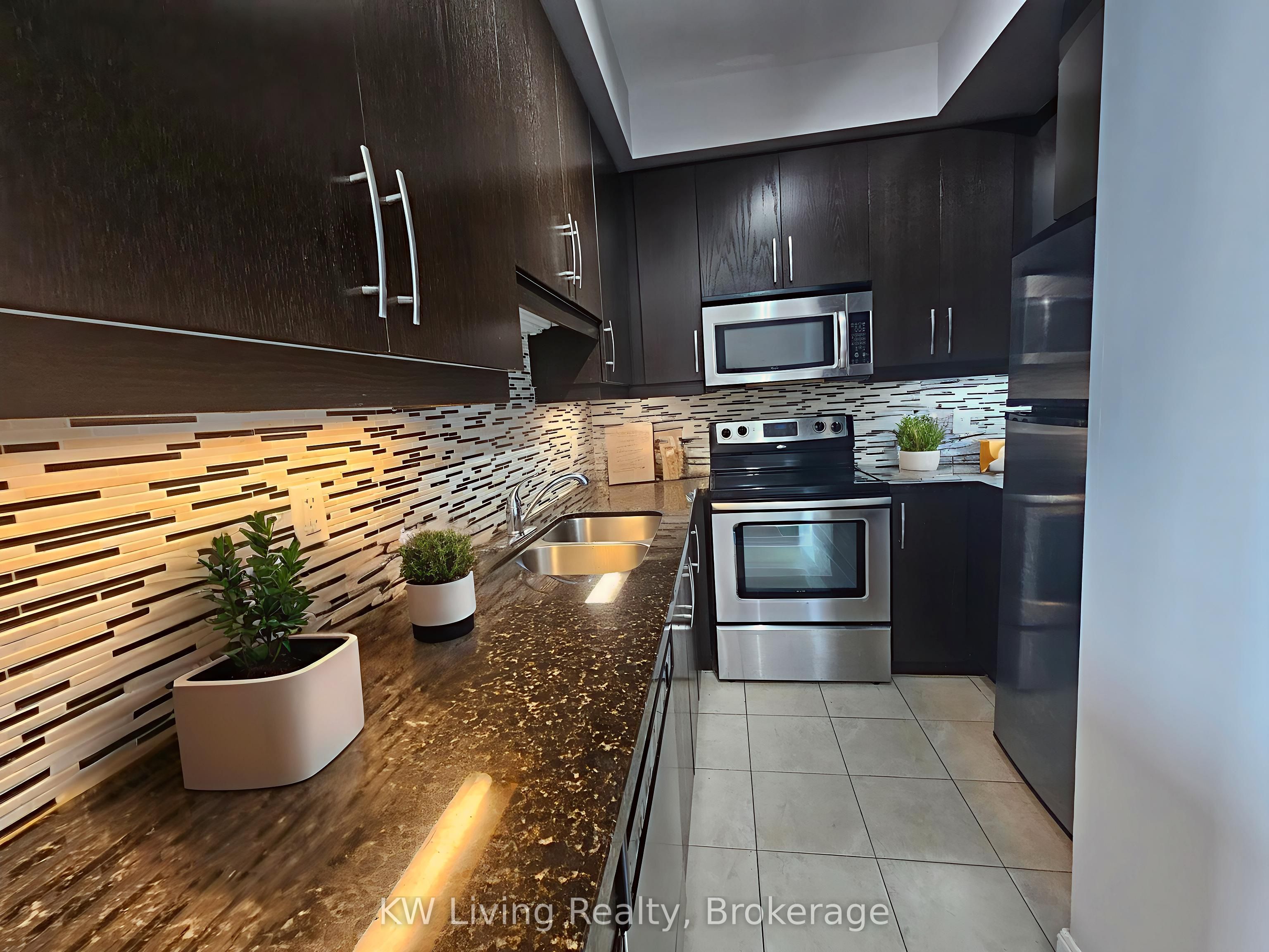 60 Absolute Avenue 4804 Property Photo 8