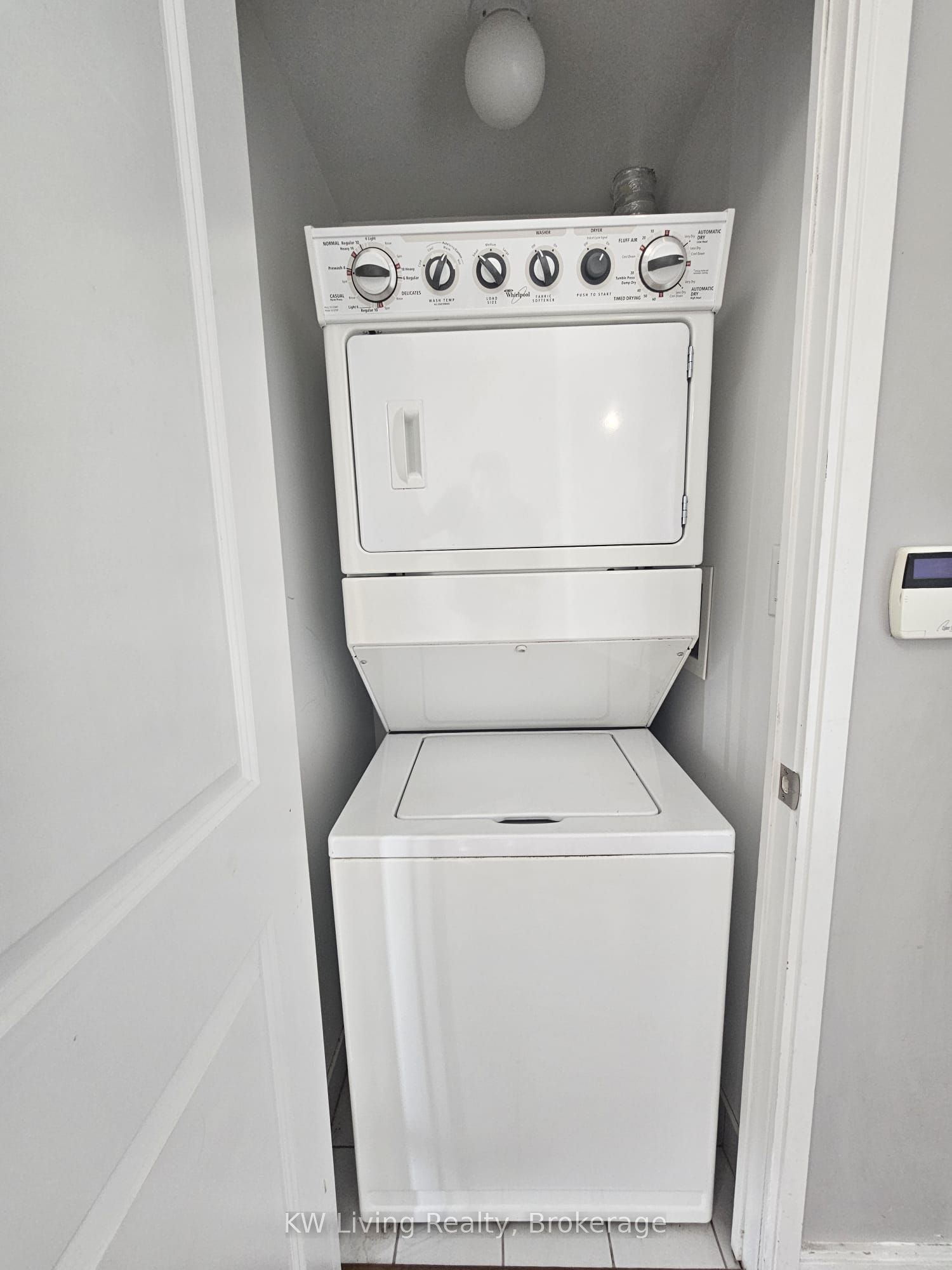 60 Absolute Avenue 4804 Property Photo 14