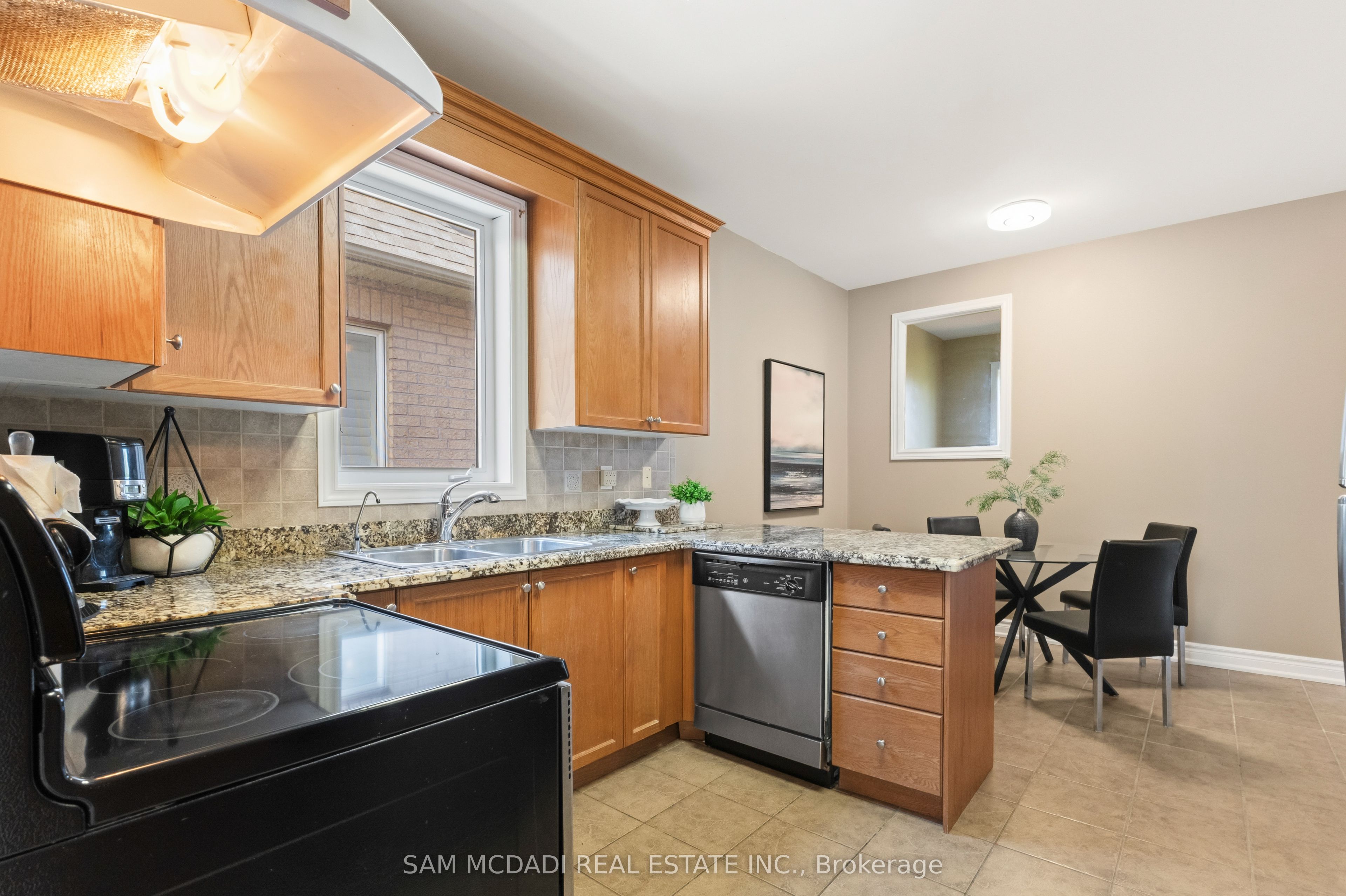 15 Eaglesprings Crescent Property Photo 12