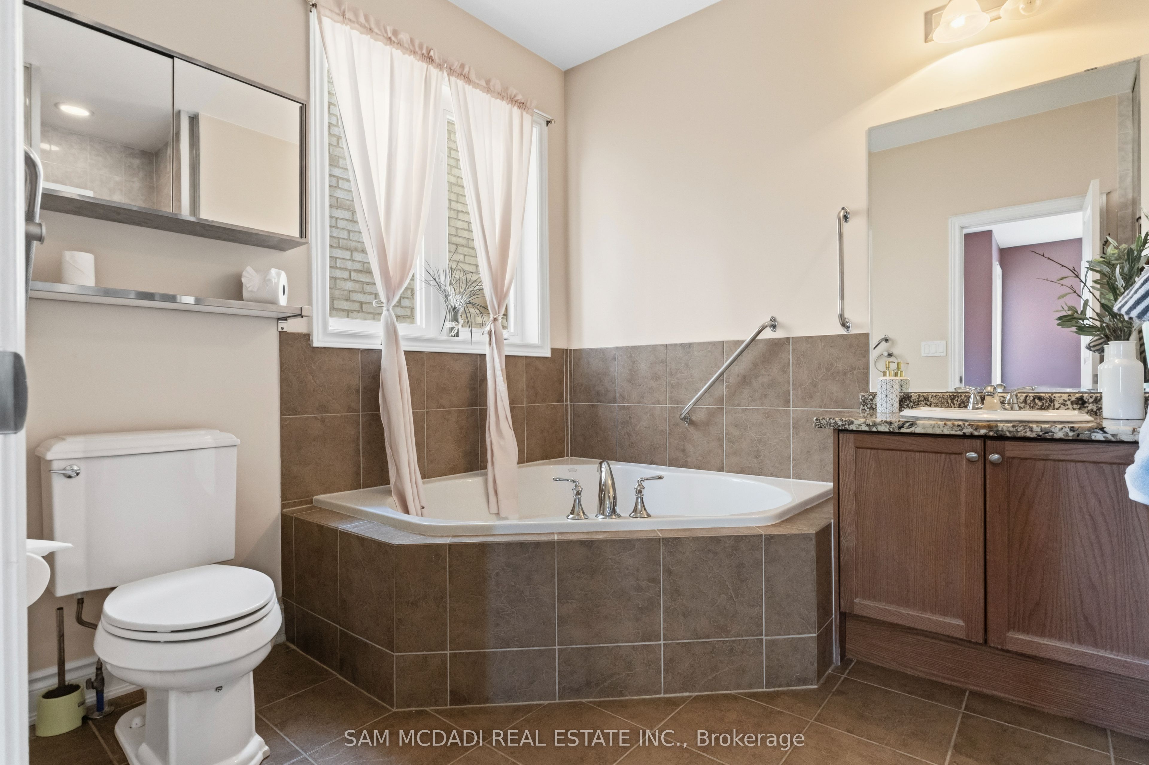 15 Eaglesprings Crescent Property Photo 17