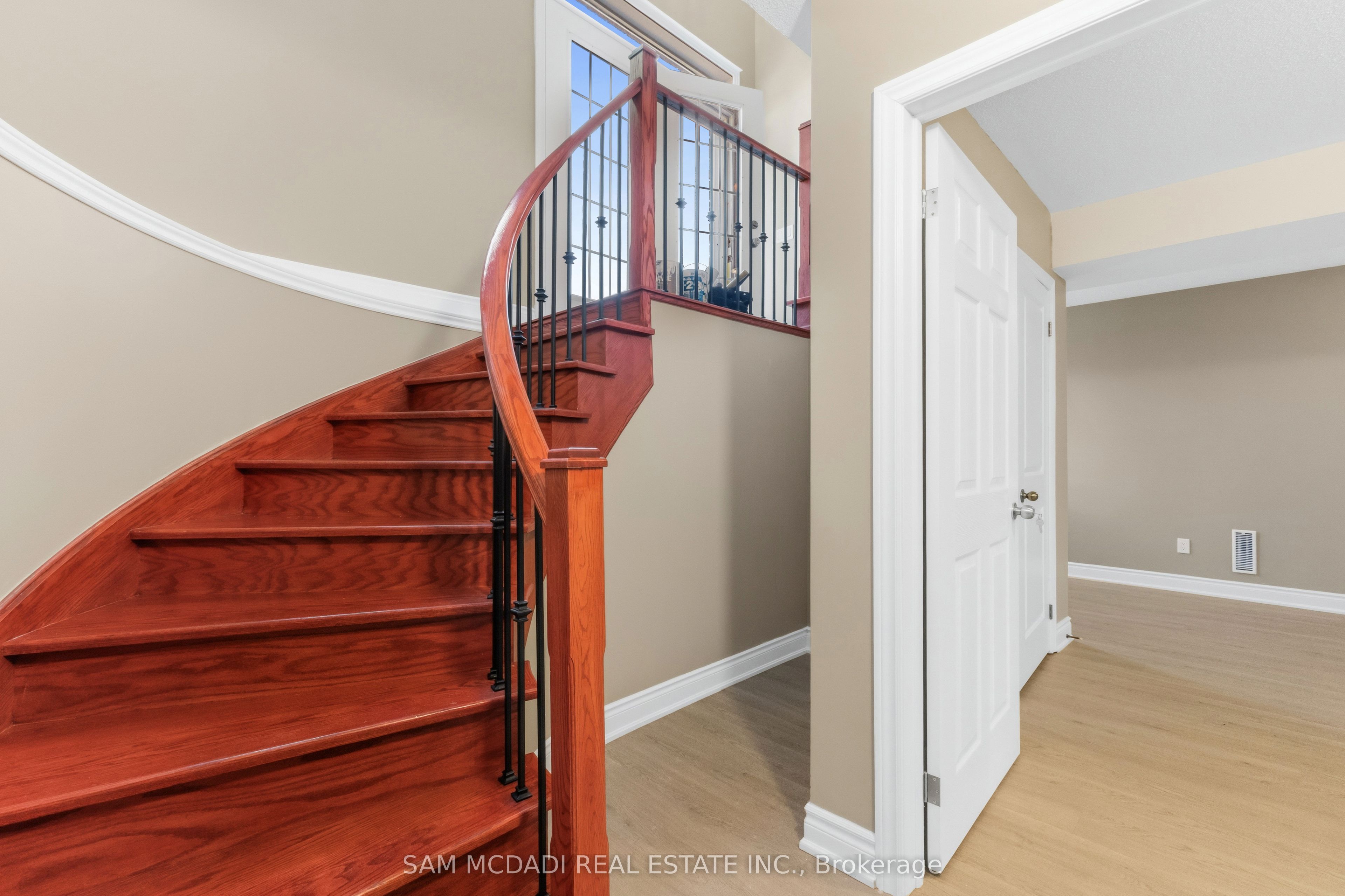 15 Eaglesprings Crescent Property Photo 28
