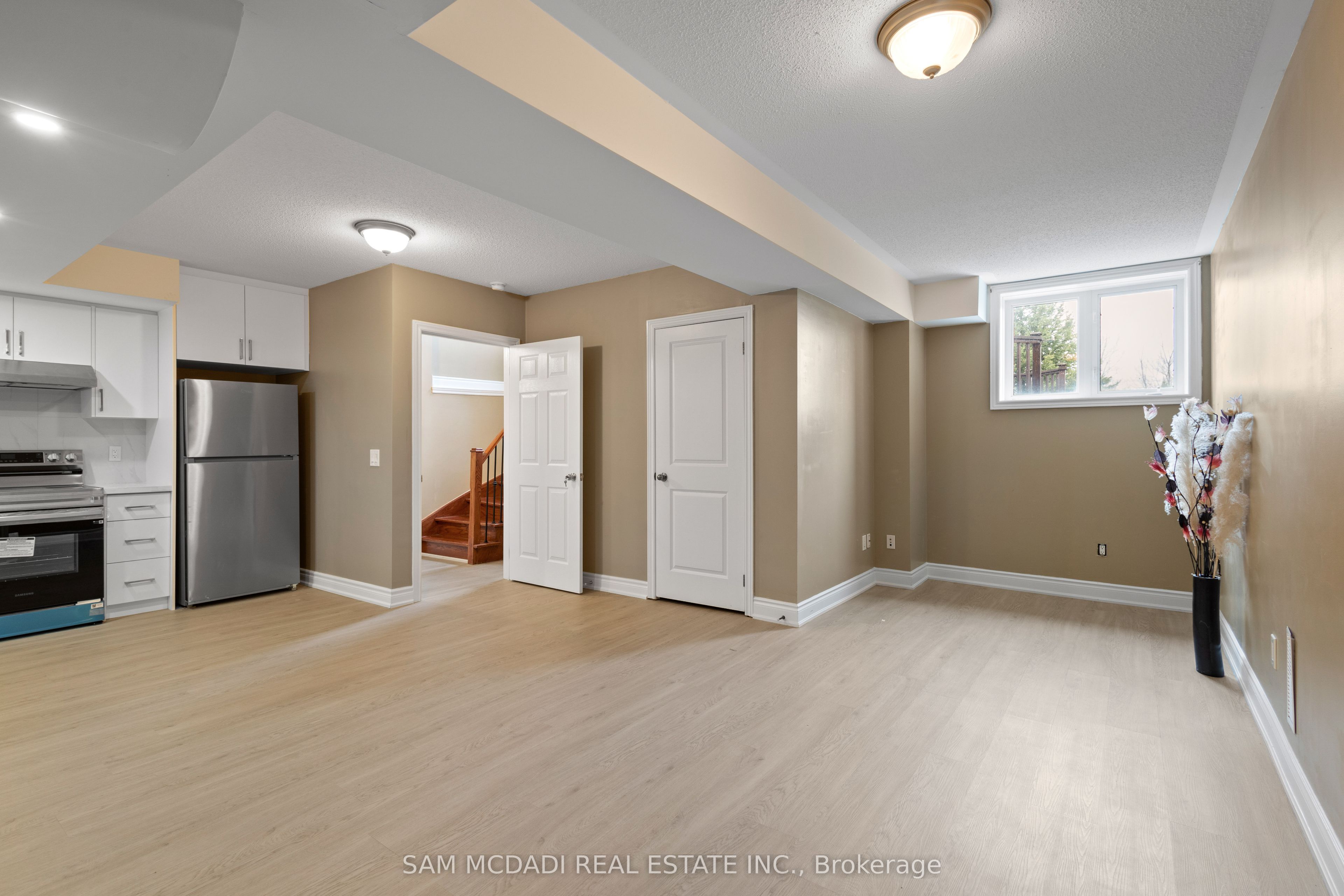 15 Eaglesprings Crescent Property Photo 30