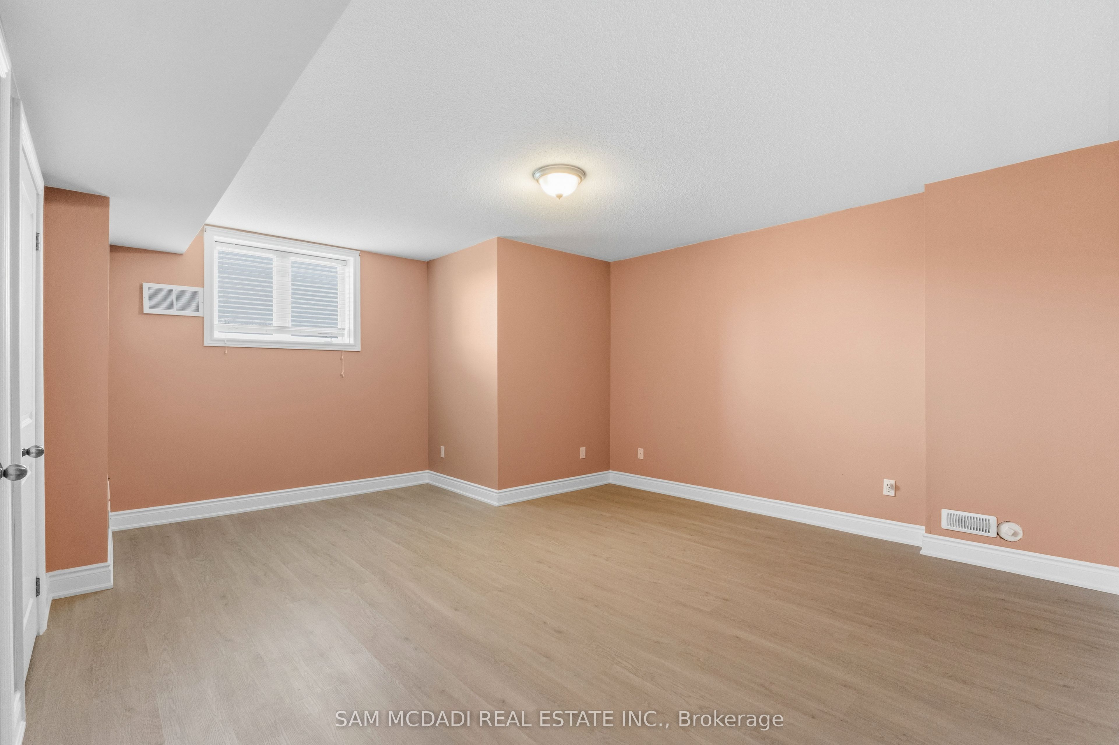 15 Eaglesprings Crescent Property Photo 40