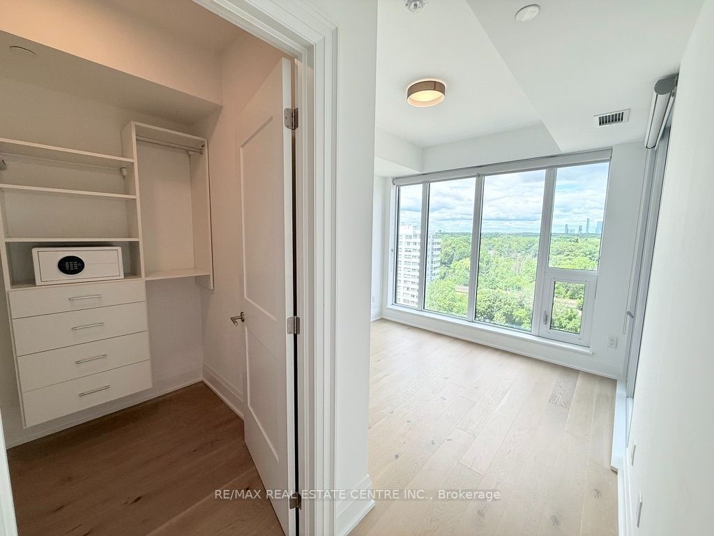 21 Park Street E 1507 Property Photo 18