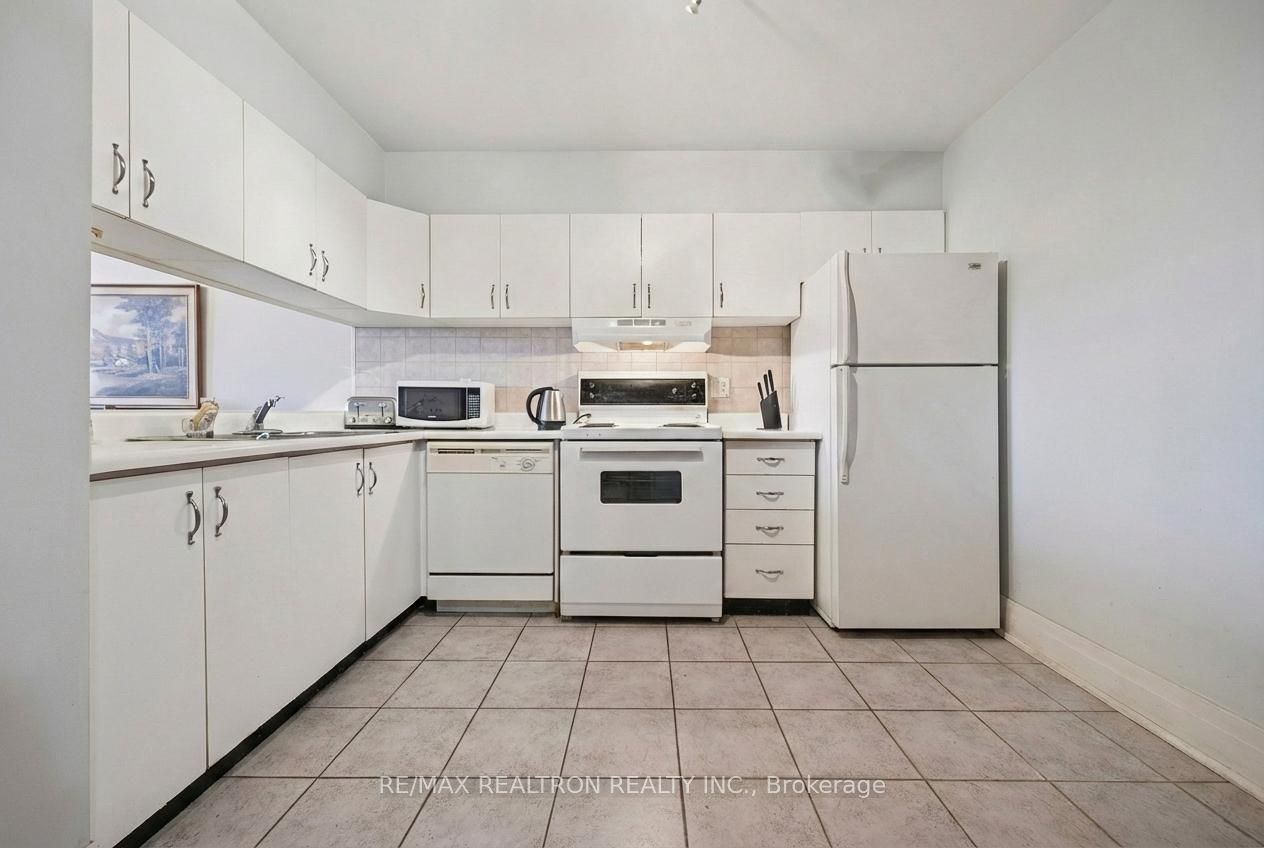 236 Albion Road 903 Property Photo 6