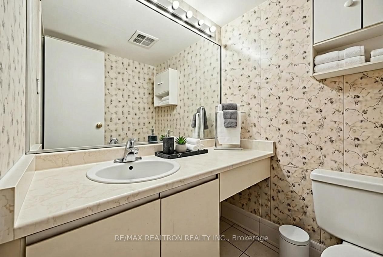 236 Albion Road 903 Property Photo 10