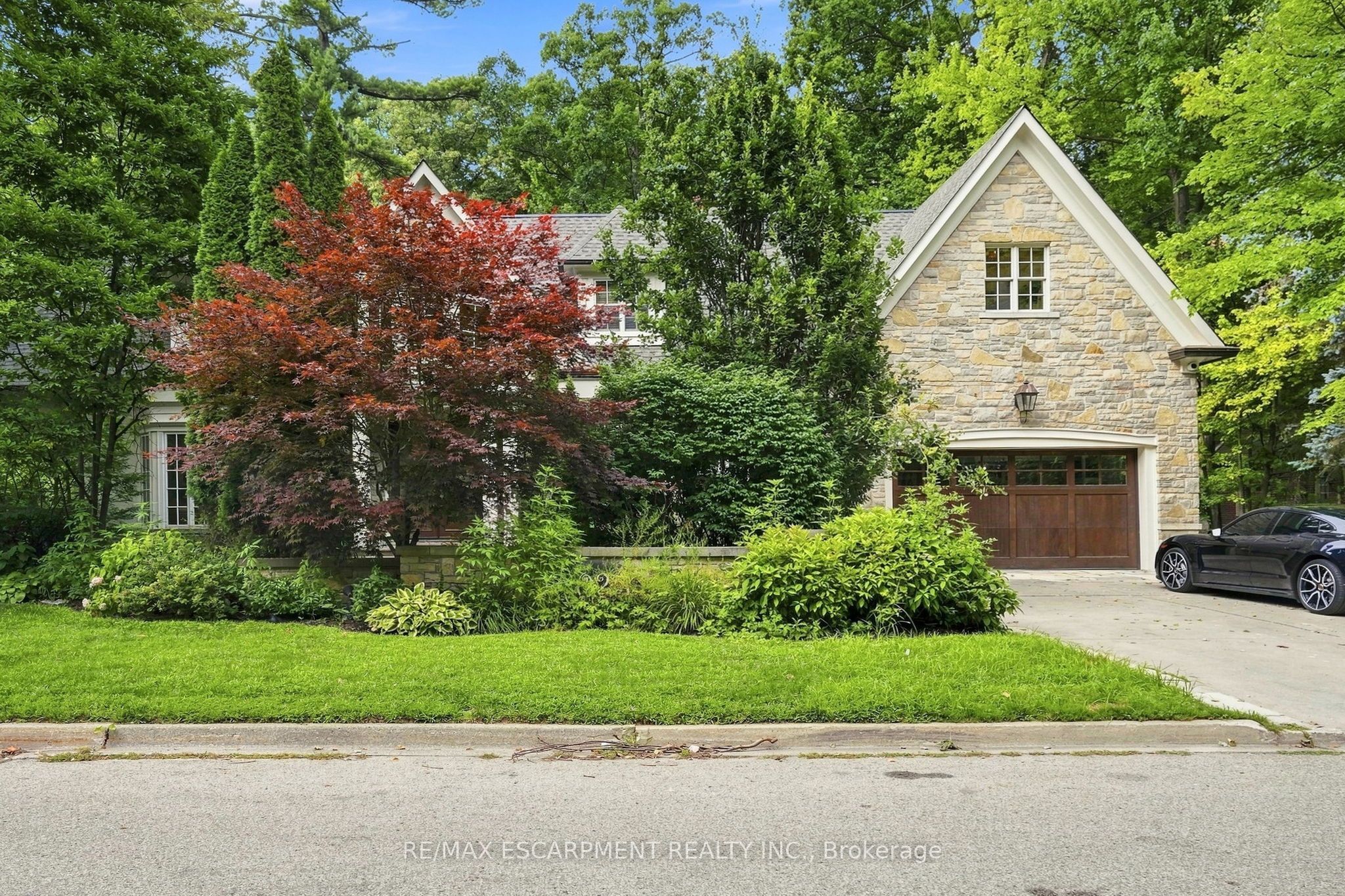 2025 & 2035 Heartwood Court Property Photo 1