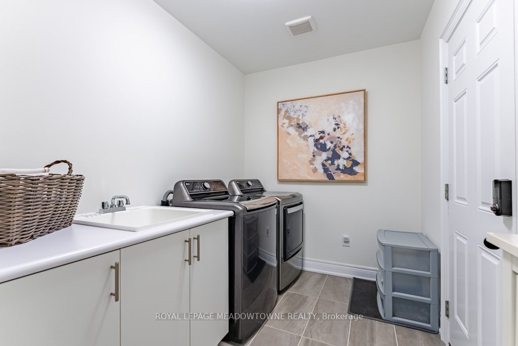 461 Parent Place Property Photo 31