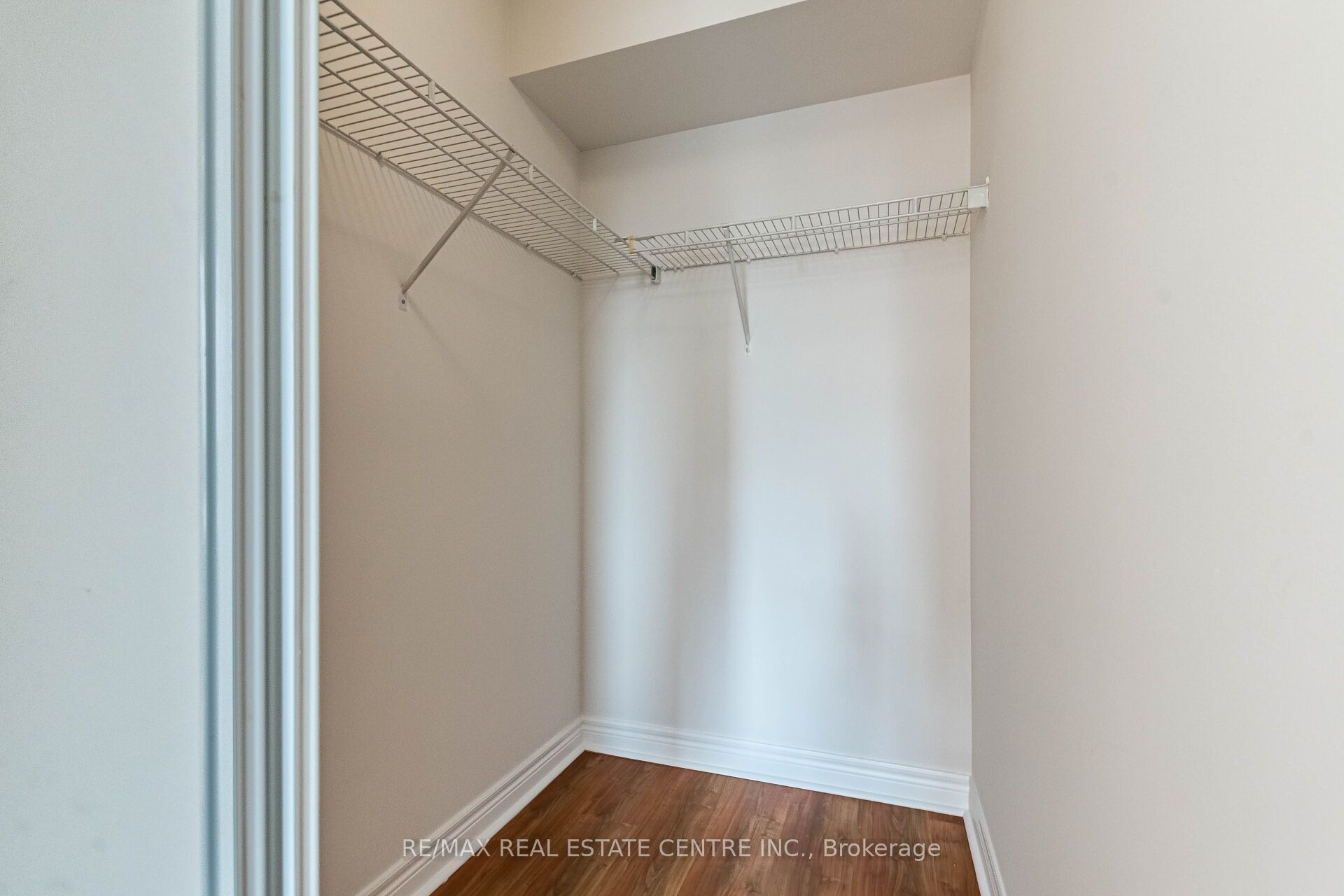 310 Burnhamthorpe Road W 1701 Property Photo 16