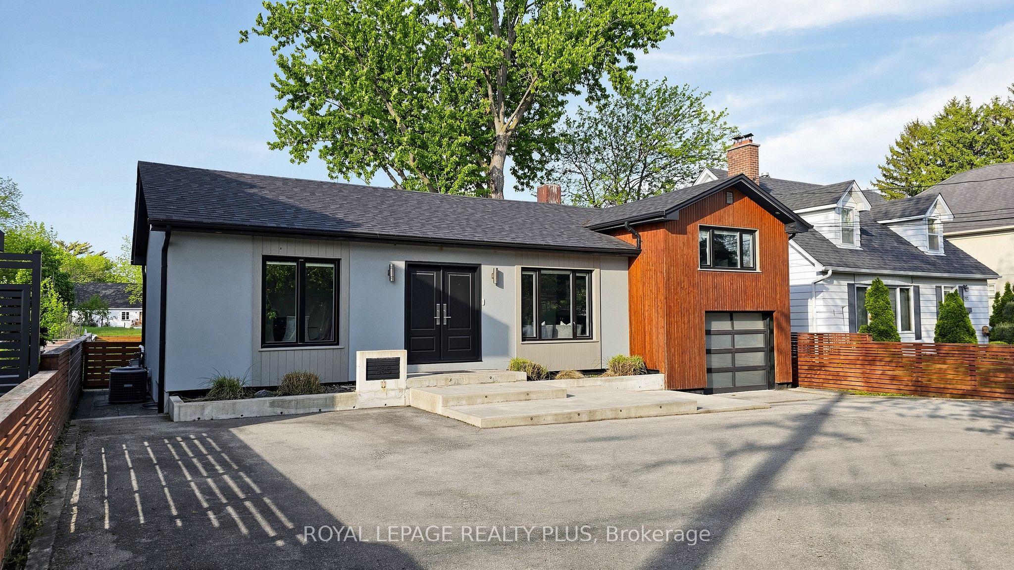285 Bronte Road Property Photo 1