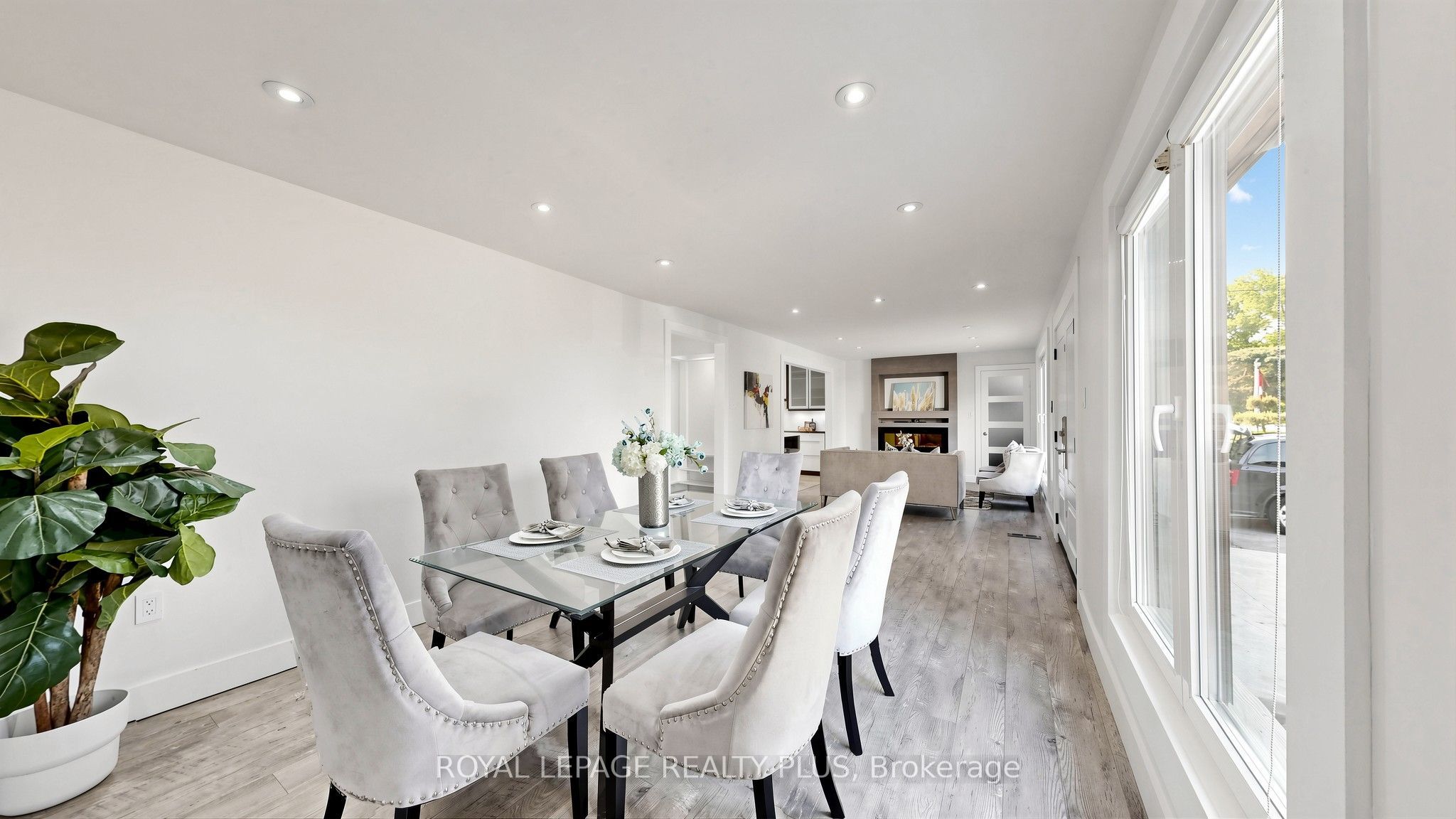 285 Bronte Road Property Photo 3