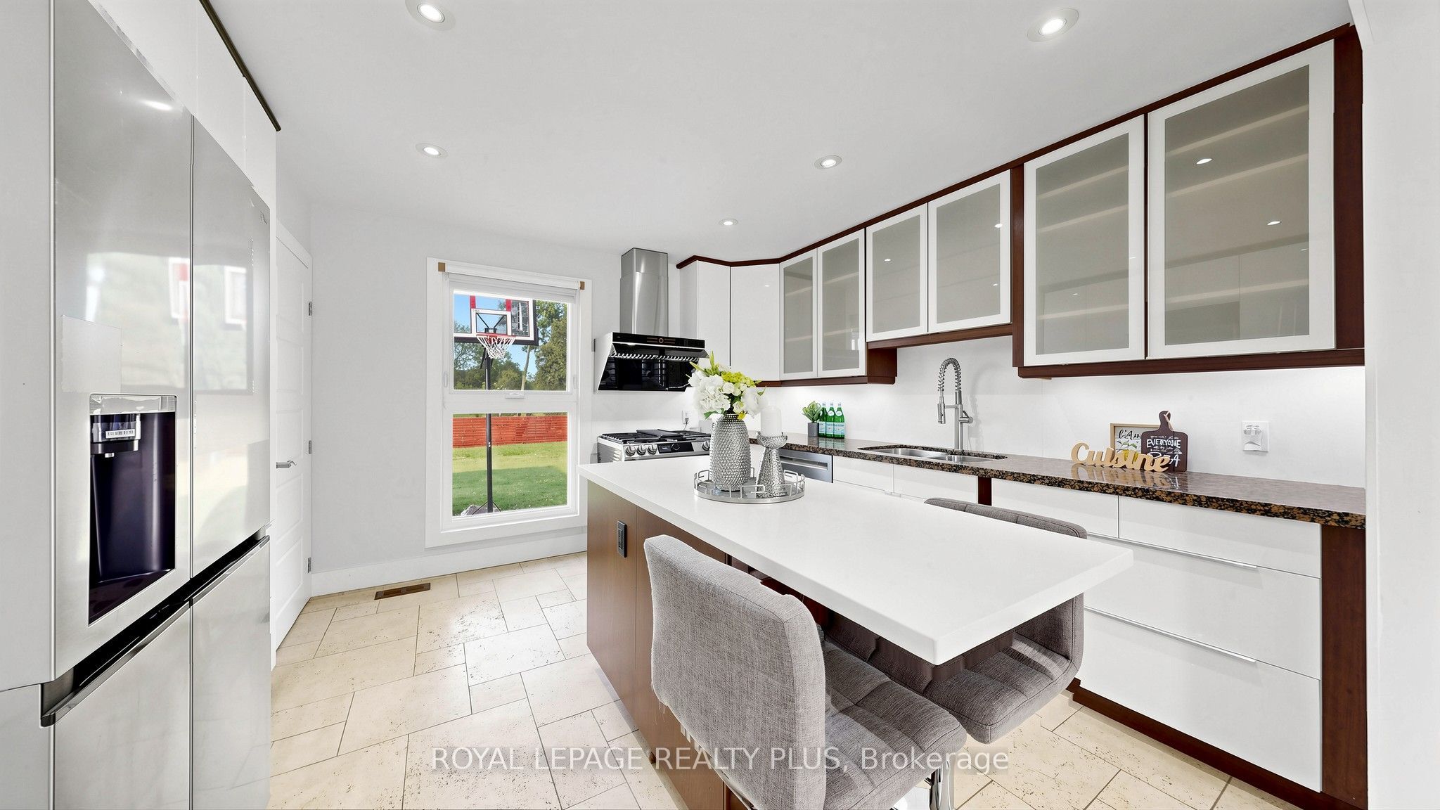 285 Bronte Road Property Photo 5