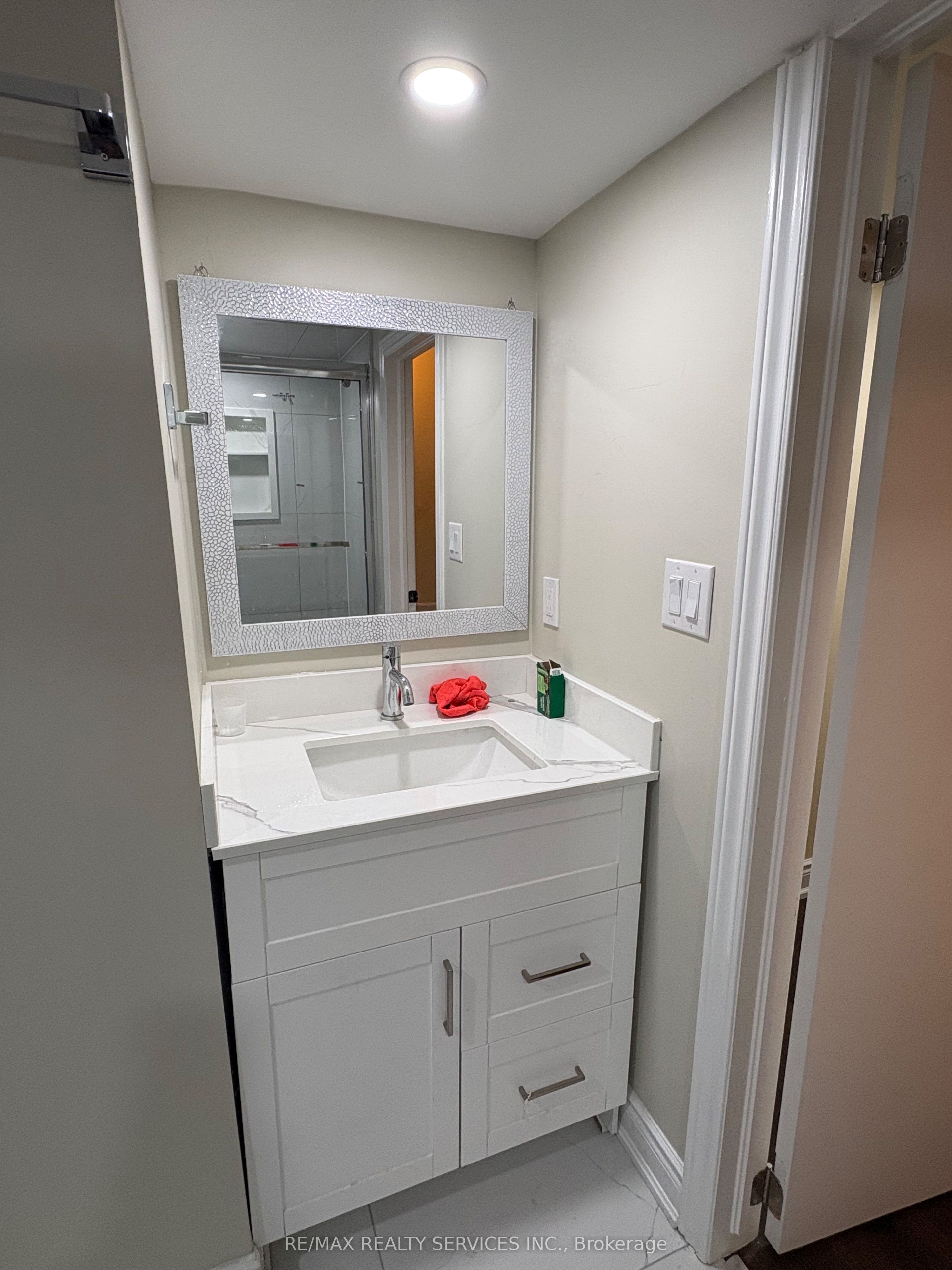 60 Newbridge Crescent Basement Property Photo 4