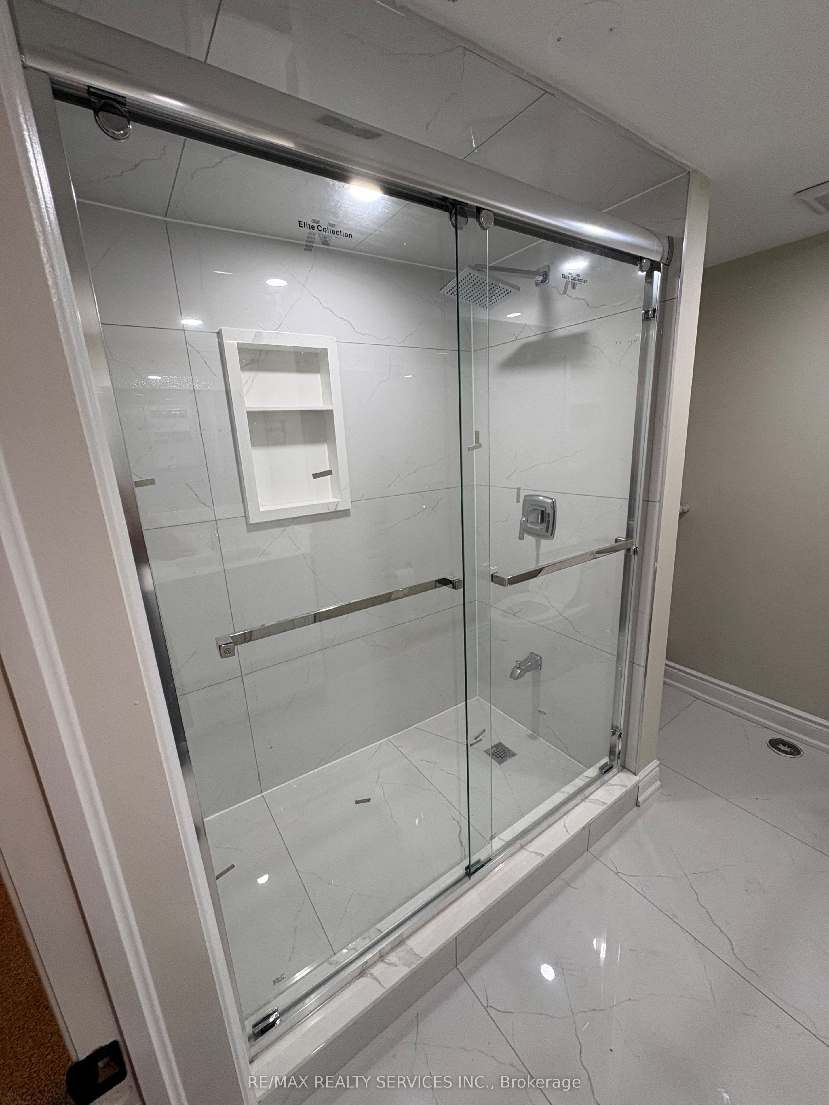 60 Newbridge Crescent Basement Property Photo 6