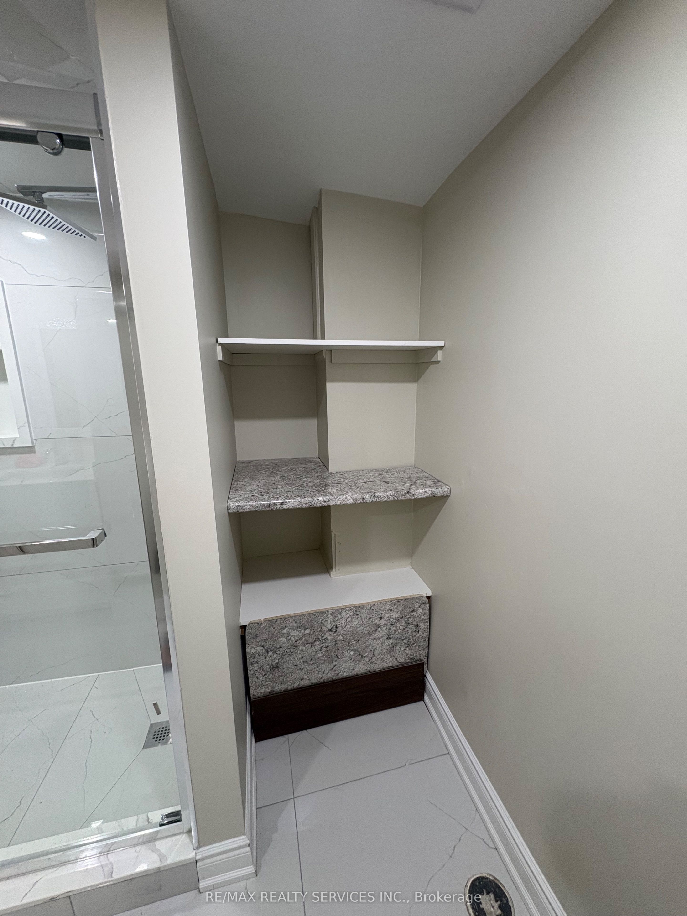 60 Newbridge Crescent Basement Property Photo 8