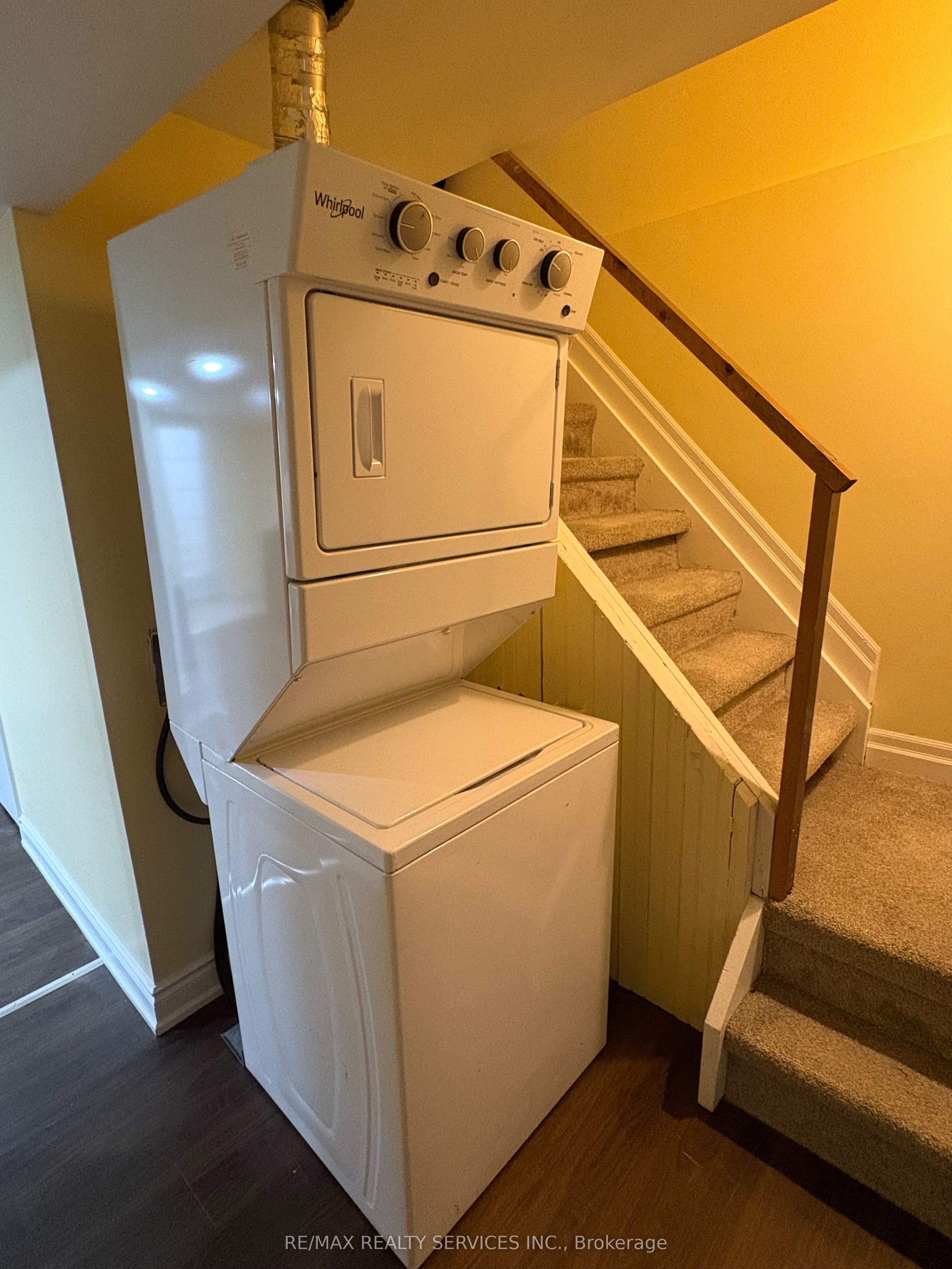 60 Newbridge Crescent Basement Property Photo 9