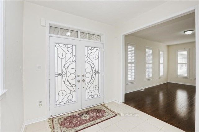 8 Arrowstone Court Property Photo 4