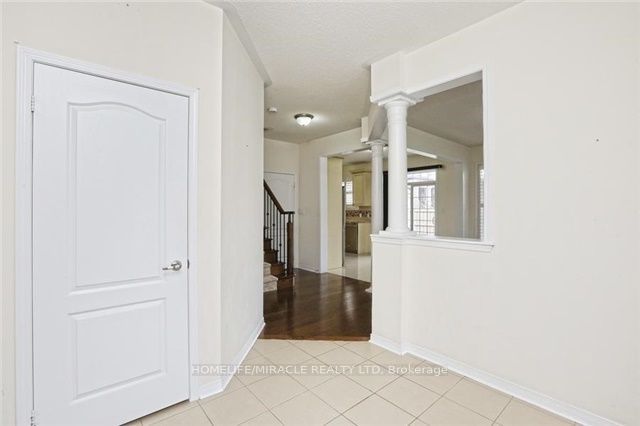 8 Arrowstone Court Property Photo 5