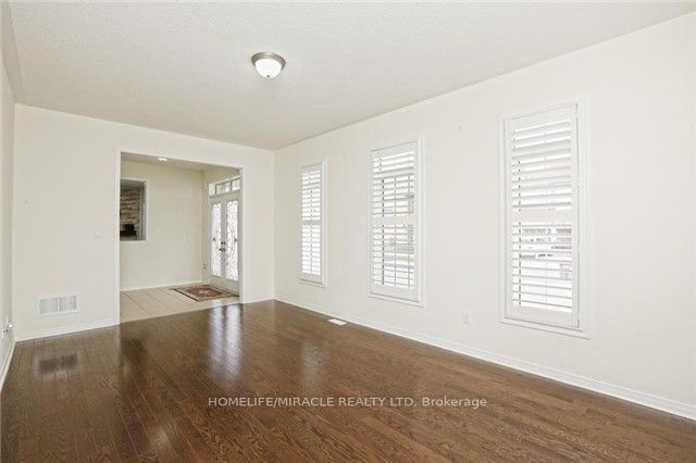 8 Arrowstone Court Property Photo 6
