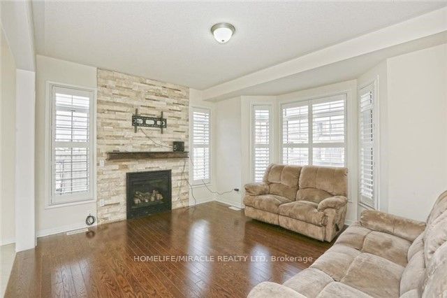 8 Arrowstone Court Property Photo 9