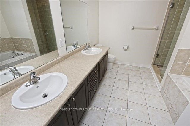 8 Arrowstone Court Property Photo 14