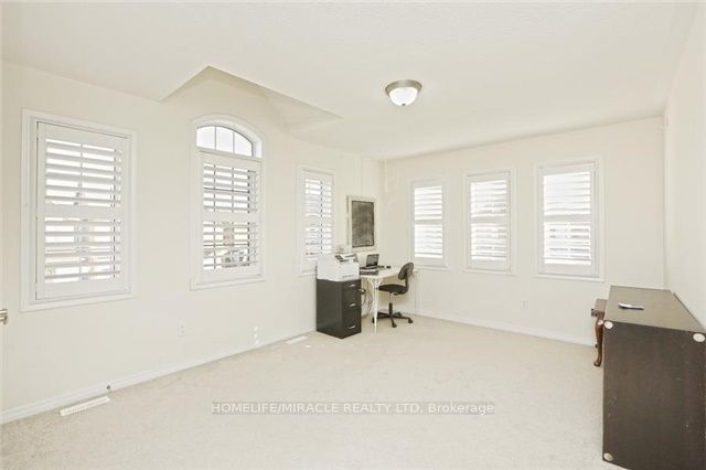 8 Arrowstone Court Property Photo 17