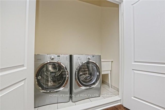 8 Arrowstone Court Property Photo 18