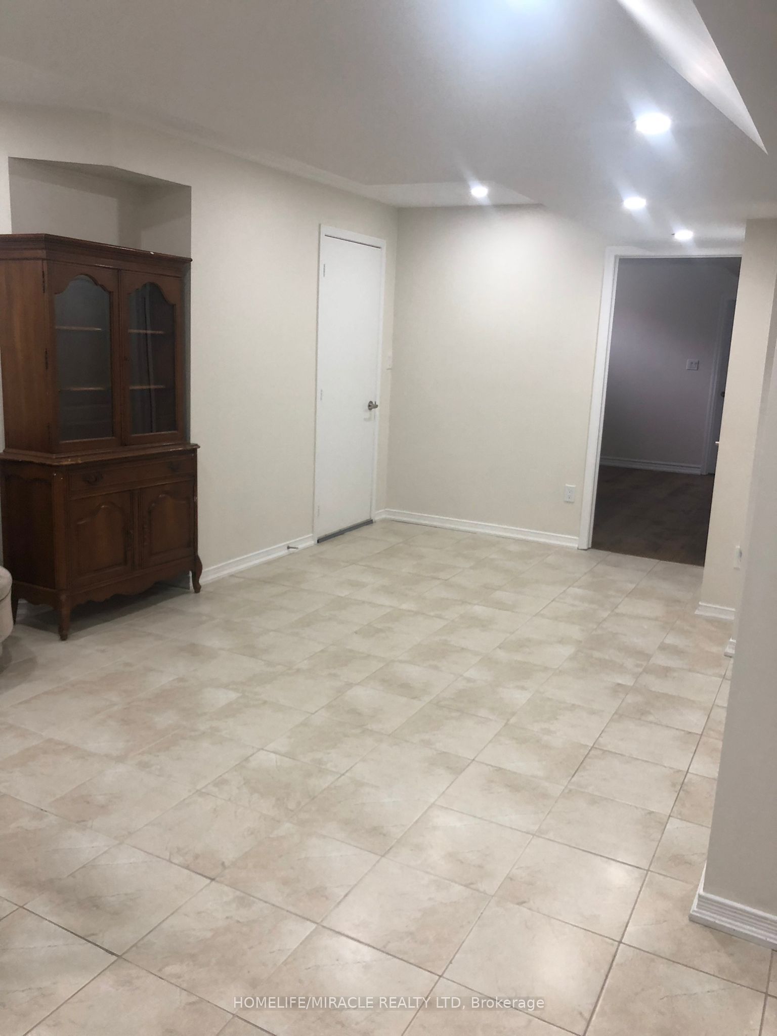 8 Arrowstone Court Property Photo 21