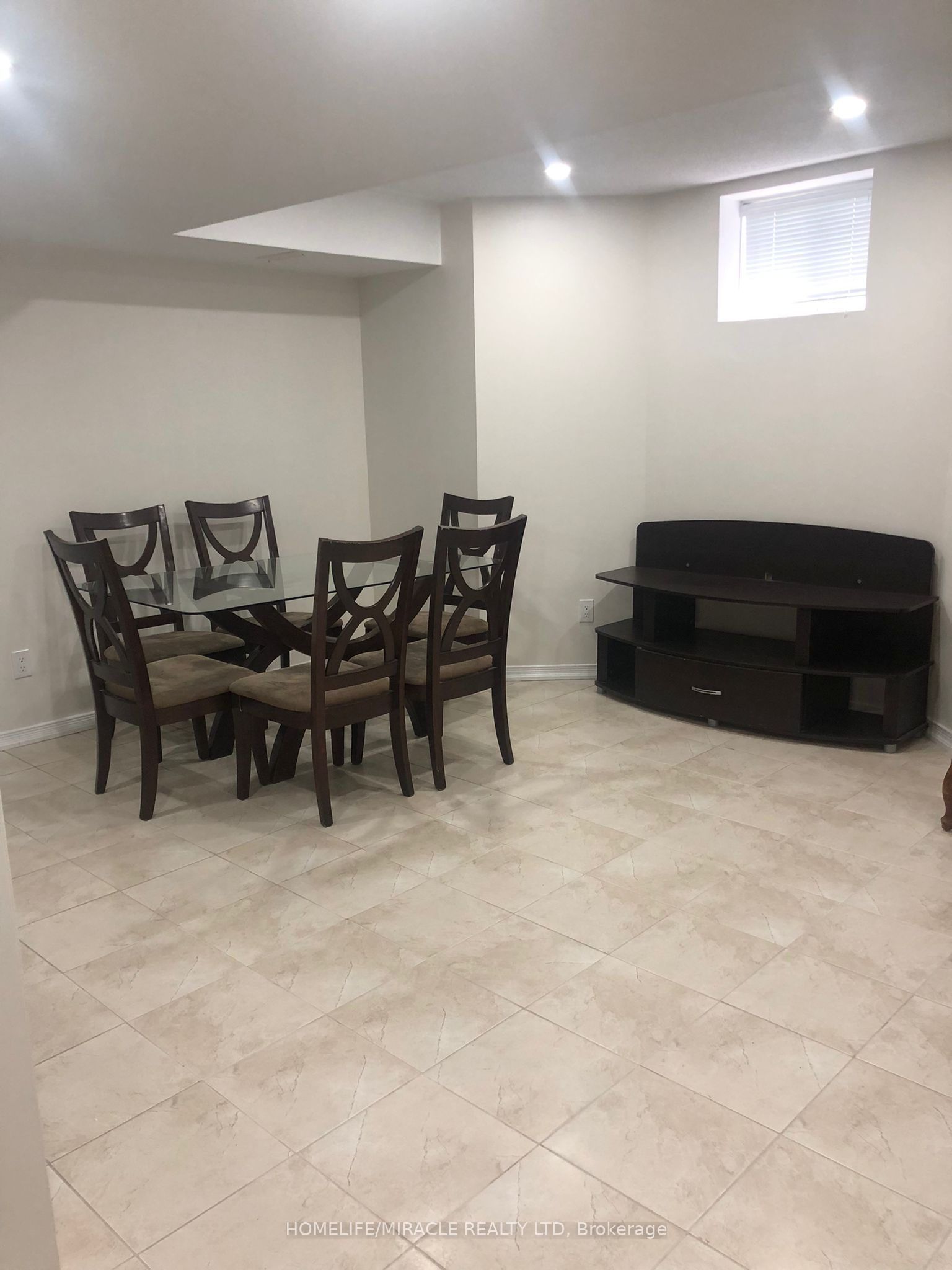 8 Arrowstone Court Property Photo 25