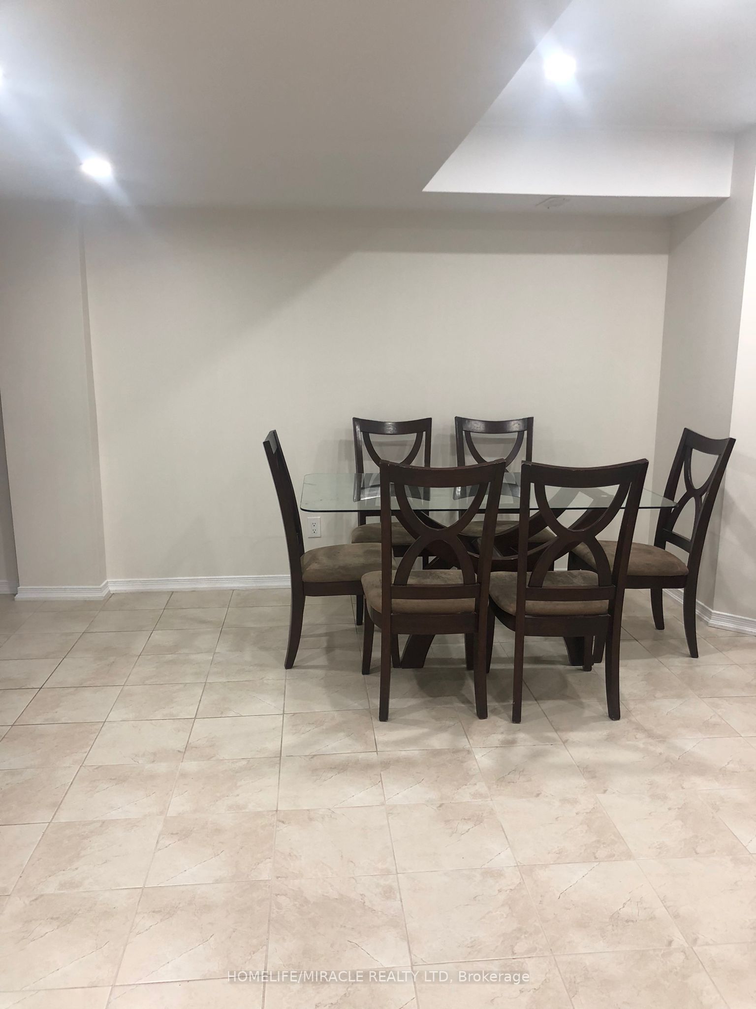 8 Arrowstone Court Property Photo 26