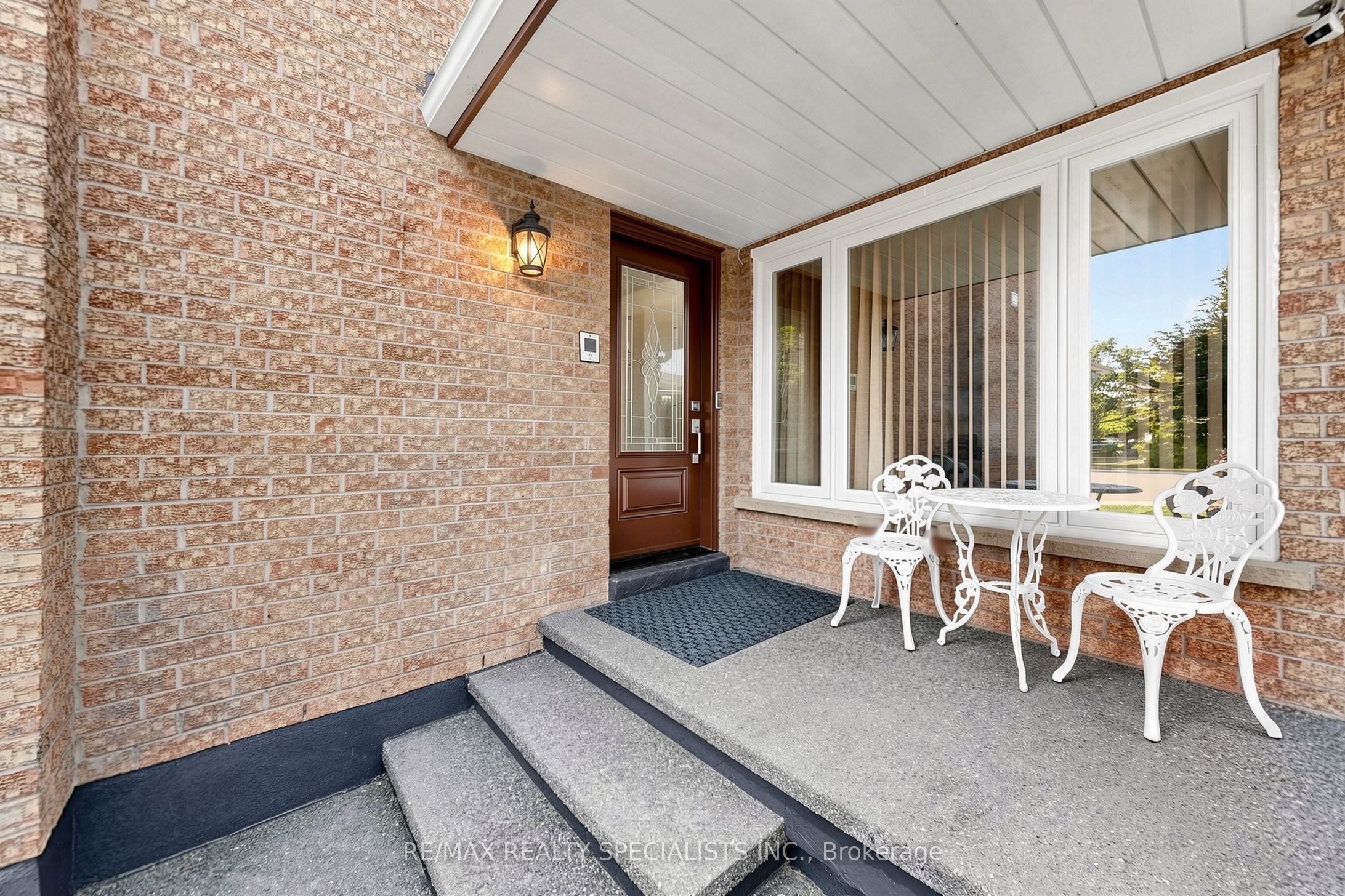 776 Savoy Crescent Property Photo 4