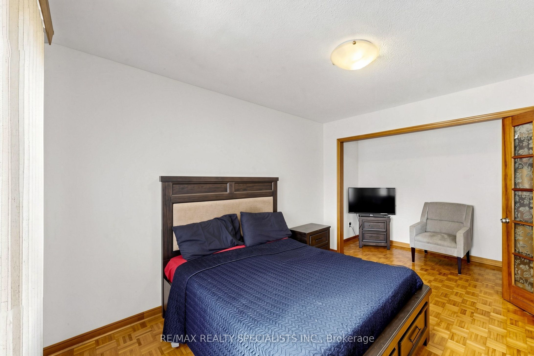776 Savoy Crescent Property Photo 14
